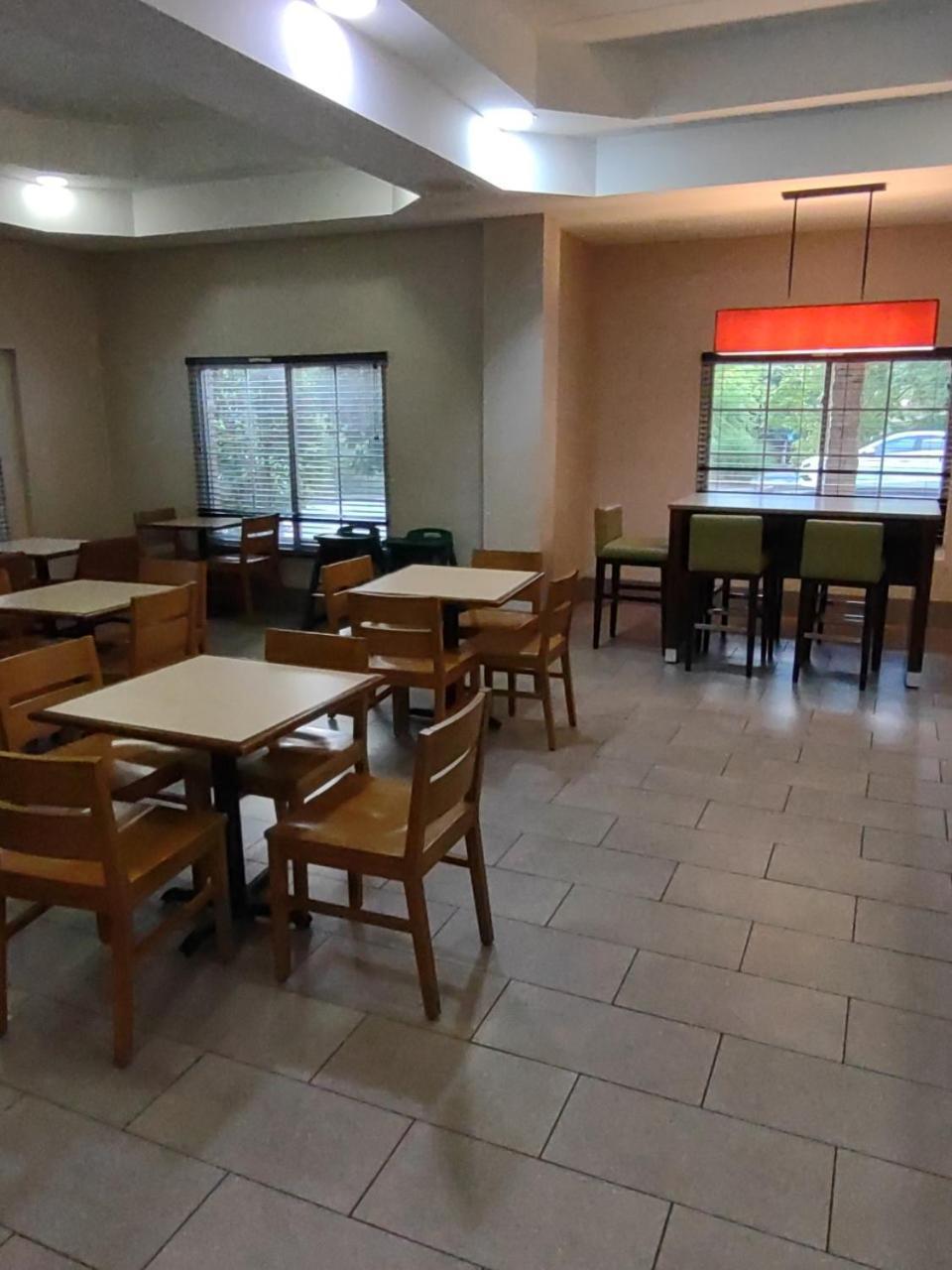 Country Inn & Suites by Radisson, Buford at Mall of Georgia, GA photo 43