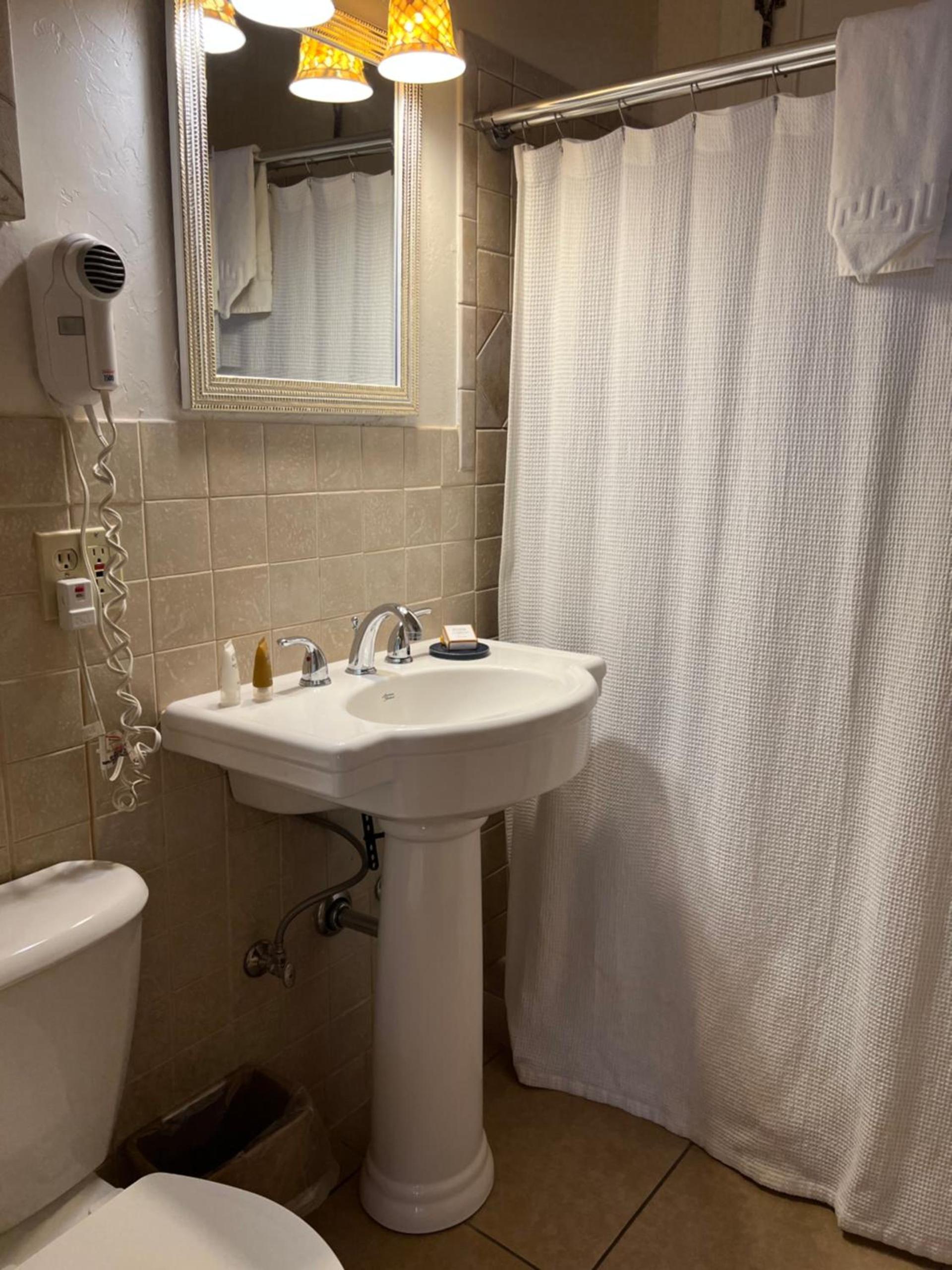 Canyon Rose Hotel photo 20