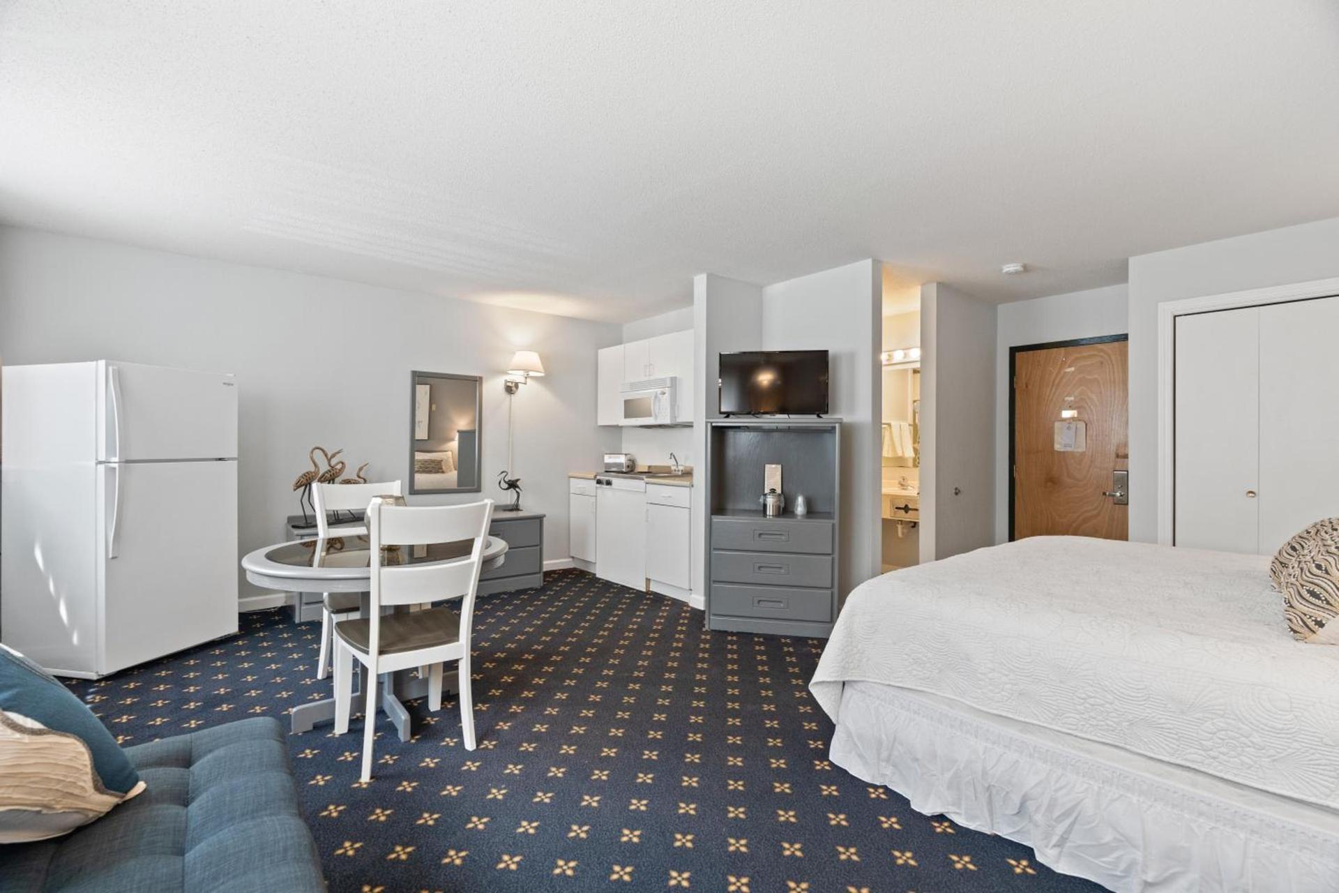 The Niantic Inn photo 6