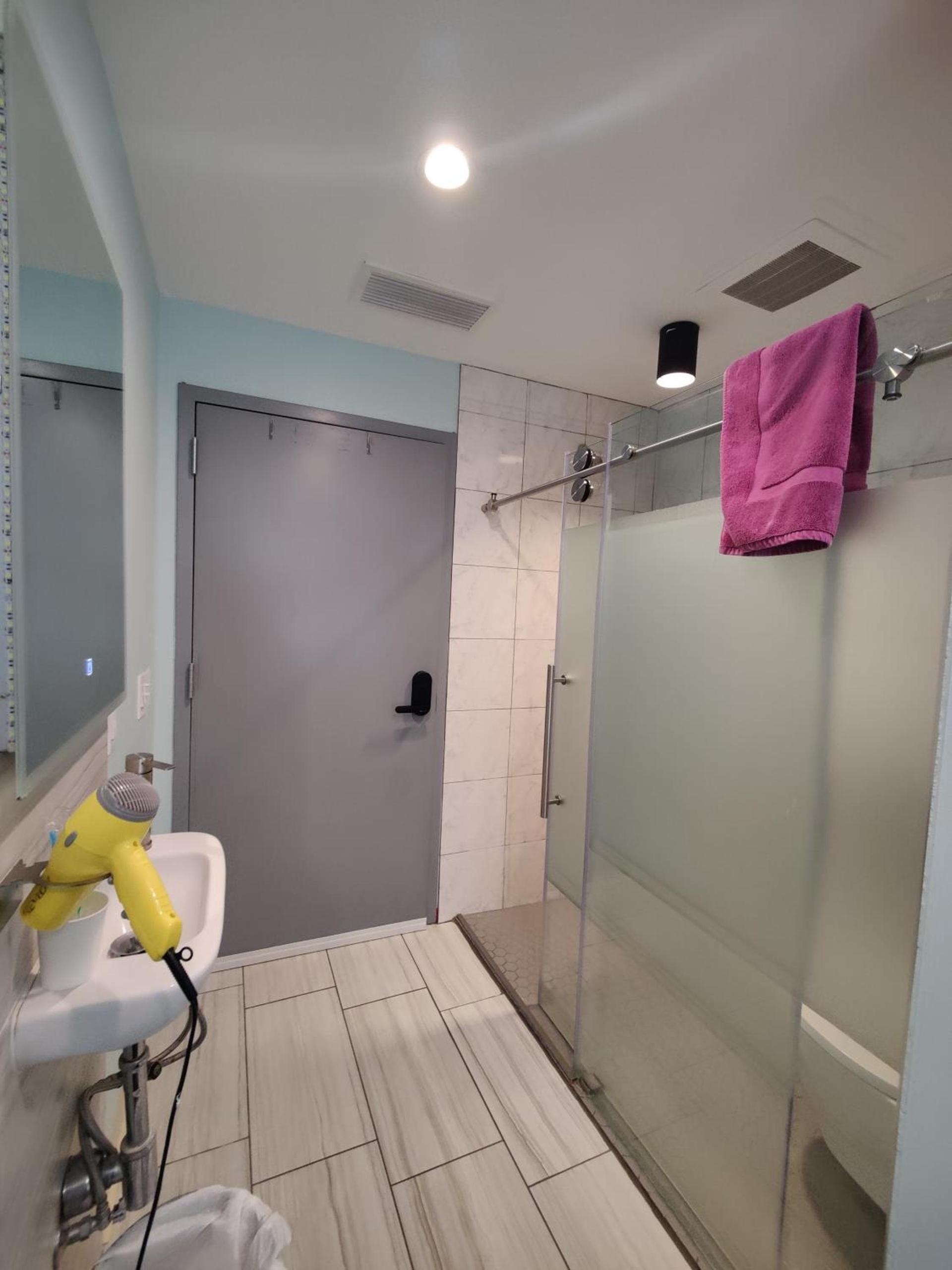 U Street Capsule Hostel photo 17