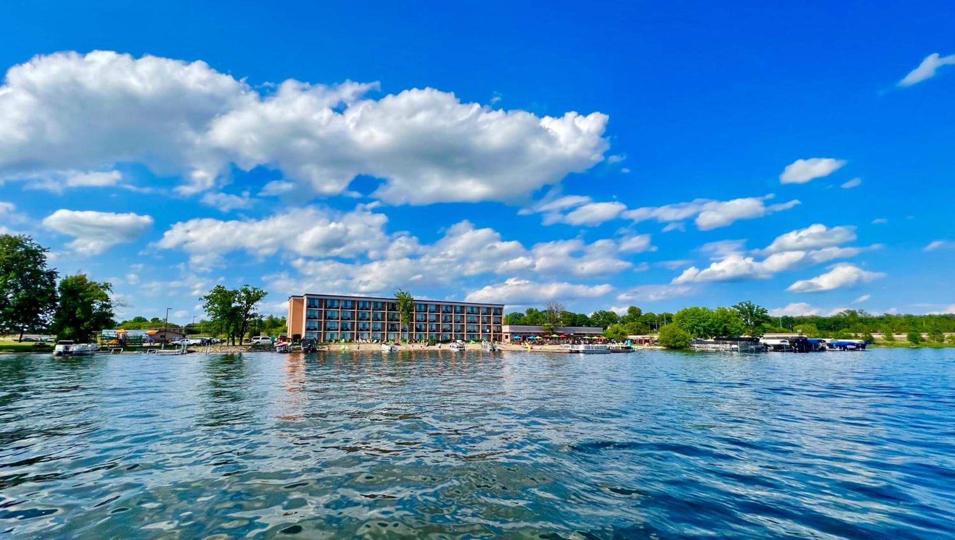 Holiday Inn Detroit Lakes - Lakefront by IHG — hotel in Detroit Lakes