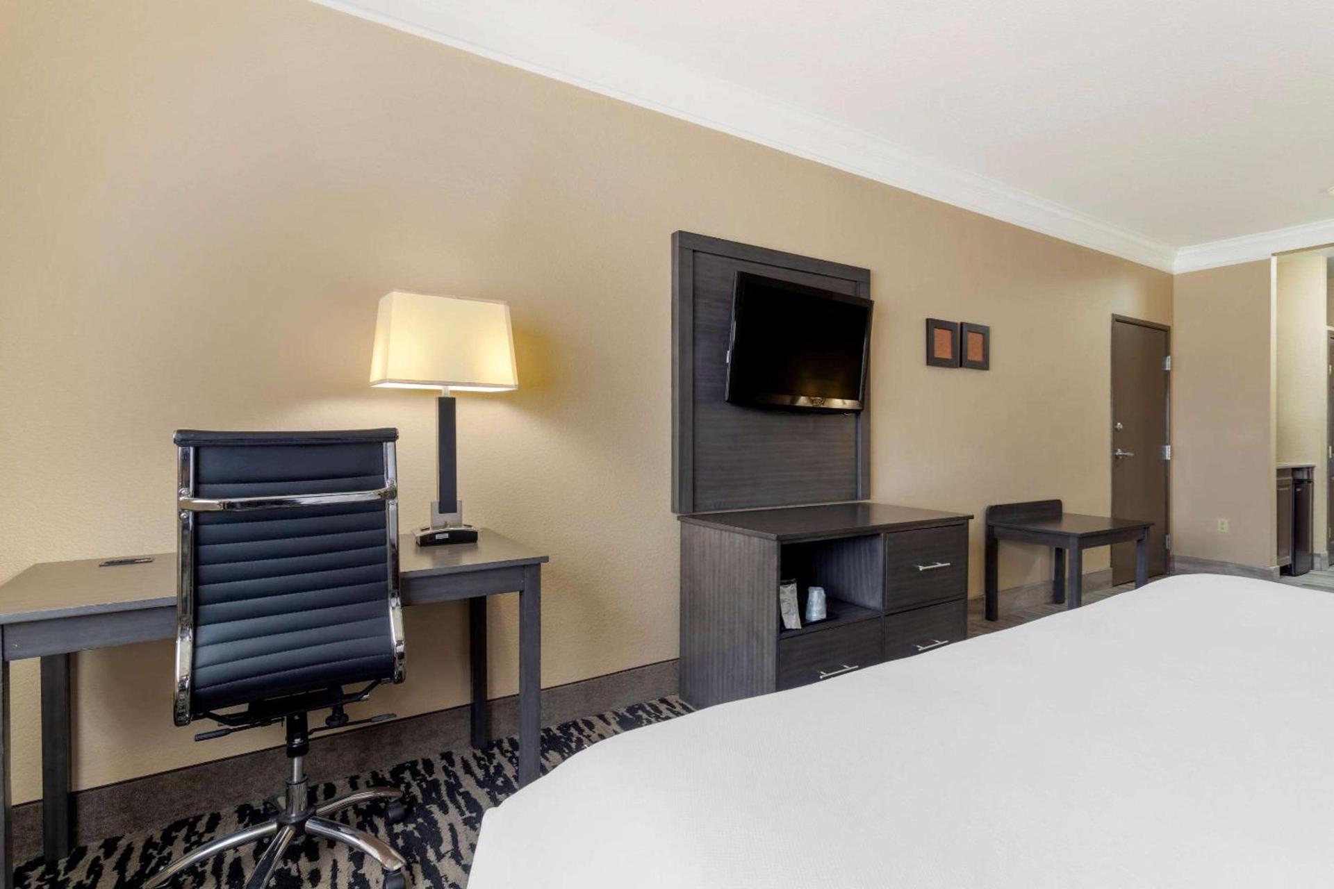 Comfort Suites Kingwood, Humble, New Caney, Houston IAH Airport photo 16