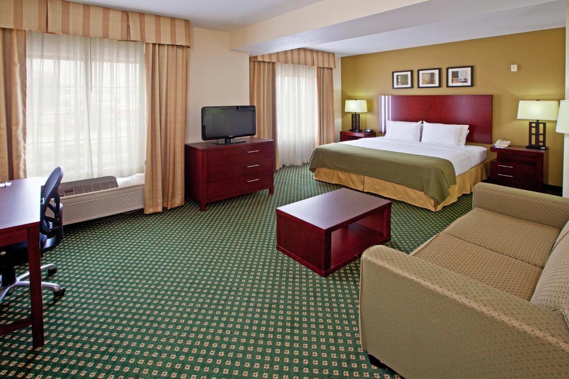 Holiday Inn Express & Suites Indianapolis - East by IHG photo 18
