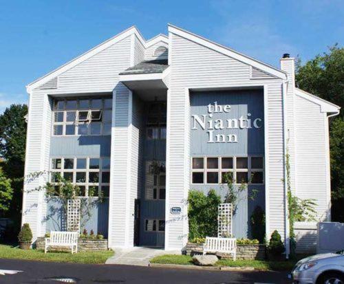The Niantic Inn photo 1