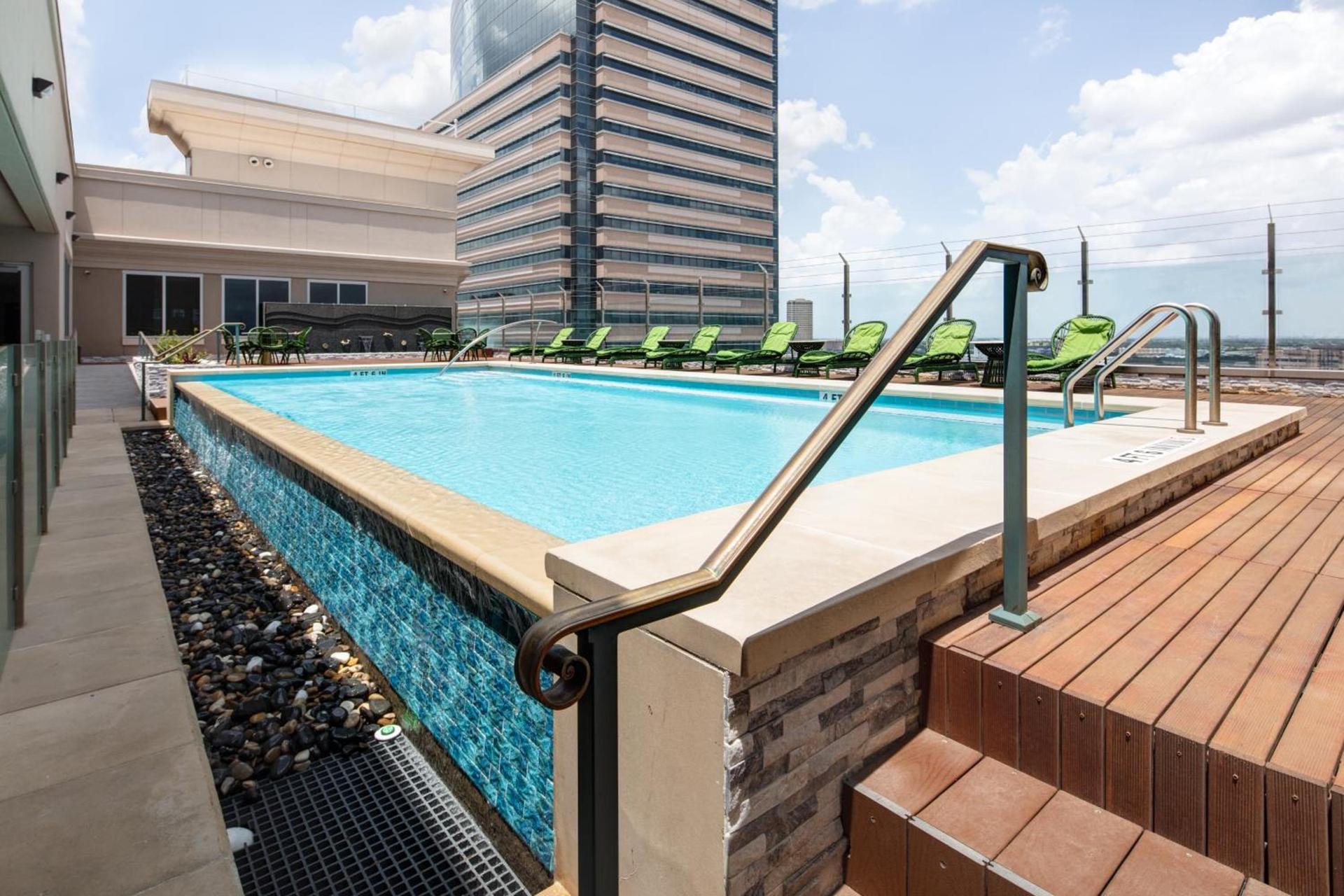 Blossom Hotel Houston, Curio Collection by Hilton photo 3