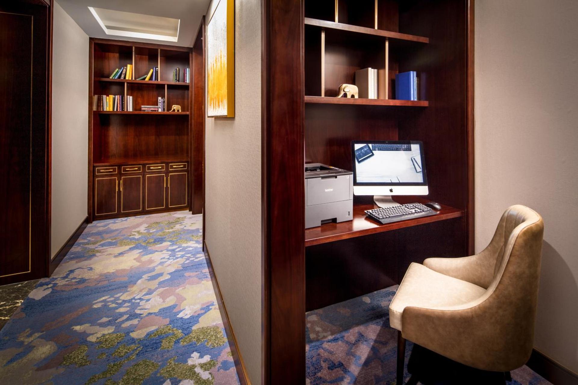 Blossom Hotel Houston, Curio Collection by Hilton photo 24