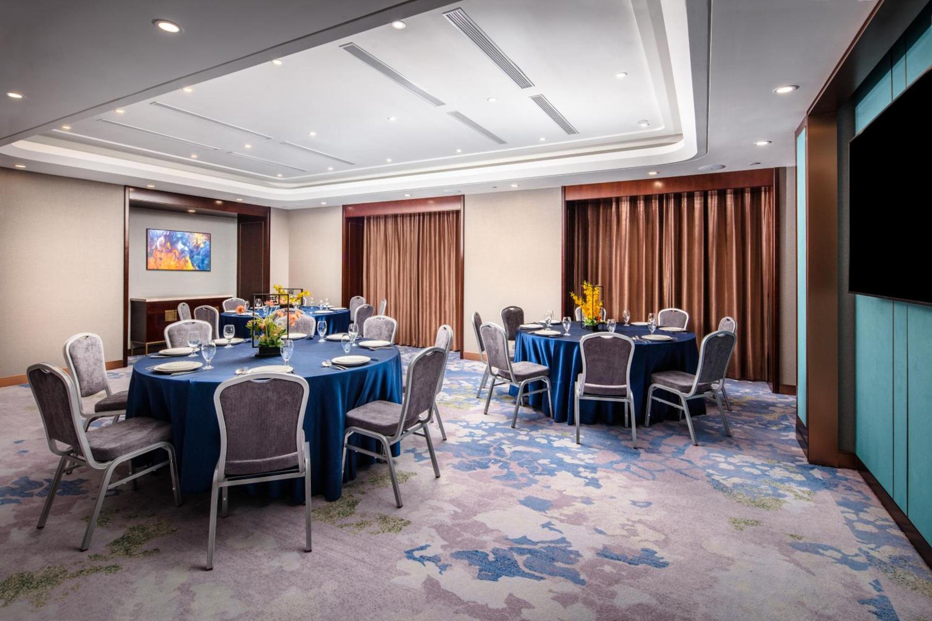 Blossom Hotel Houston, Curio Collection by Hilton photo 25