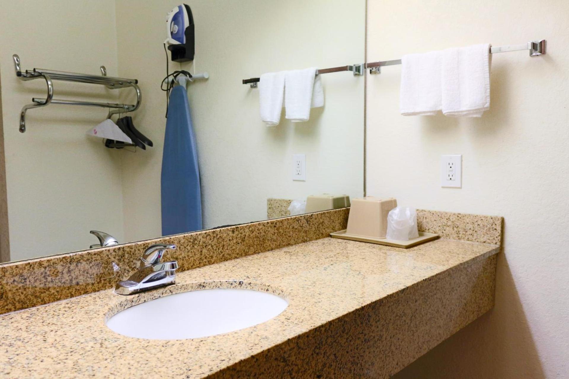 The Symphony Inn & Suites photo 11