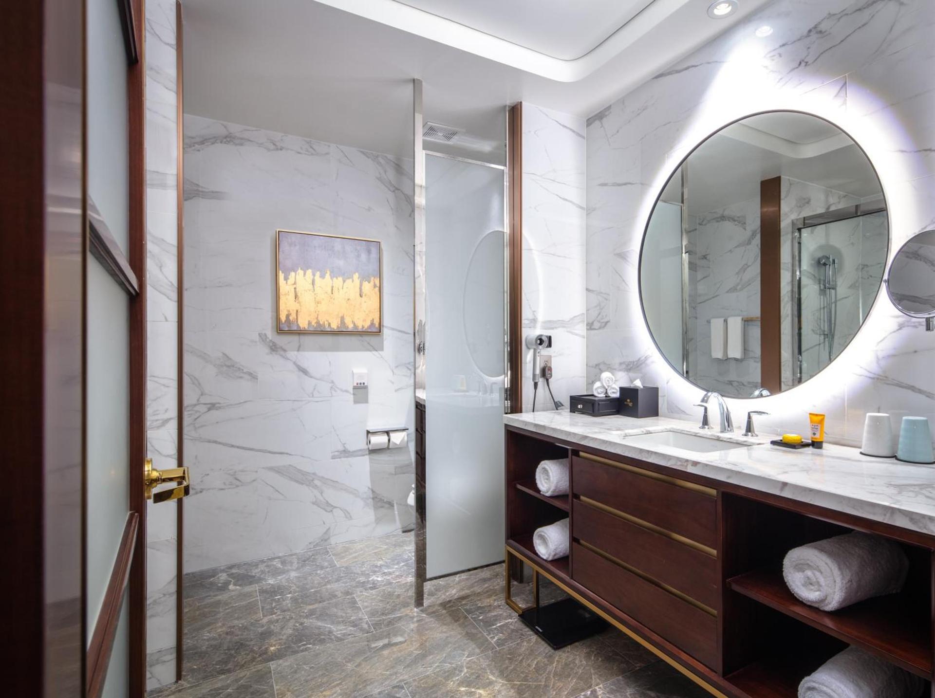 Blossom Hotel Houston, Curio Collection by Hilton photo 16