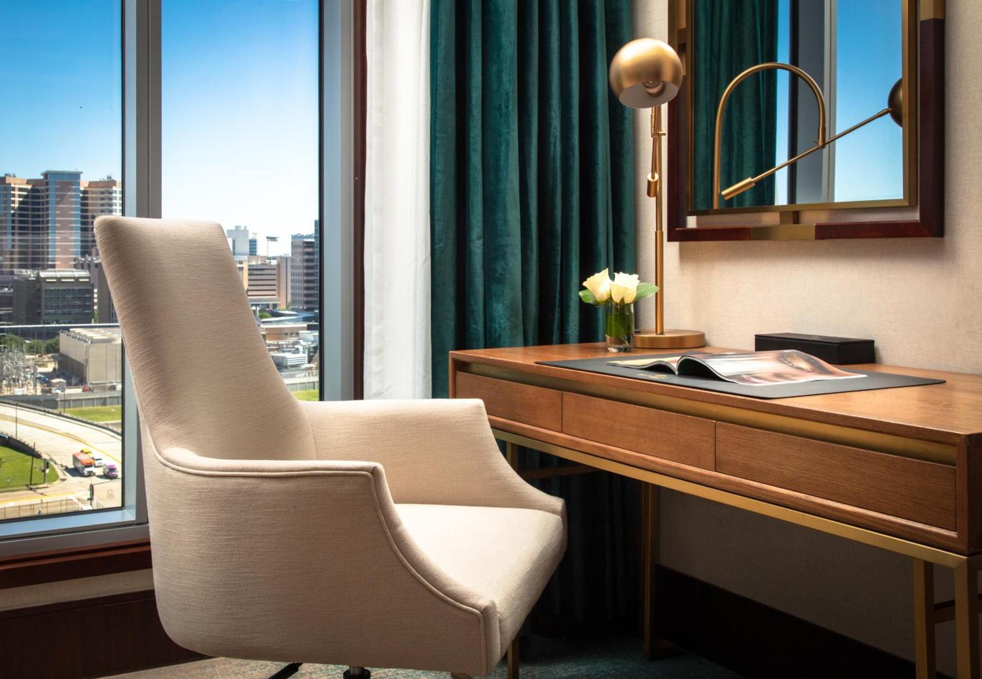 Blossom Hotel Houston, Curio Collection by Hilton photo 7