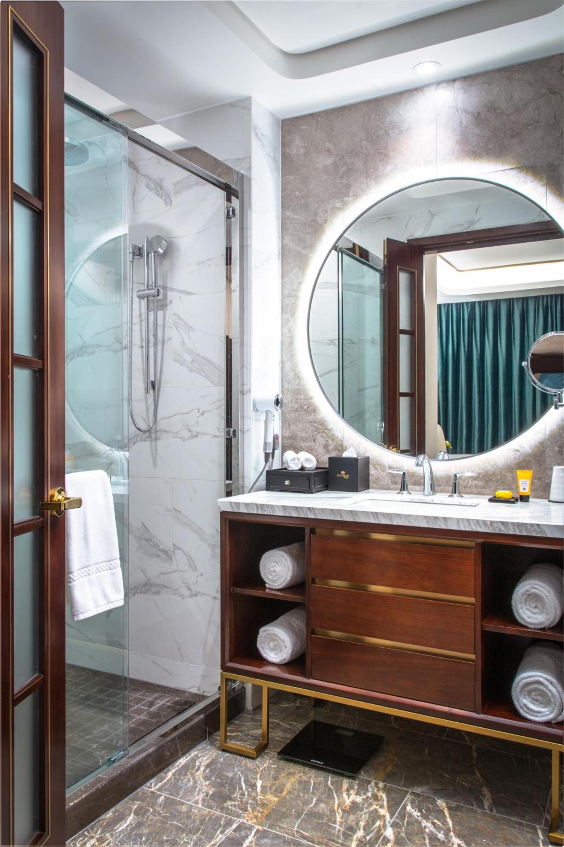 Blossom Hotel Houston, Curio Collection by Hilton photo 17