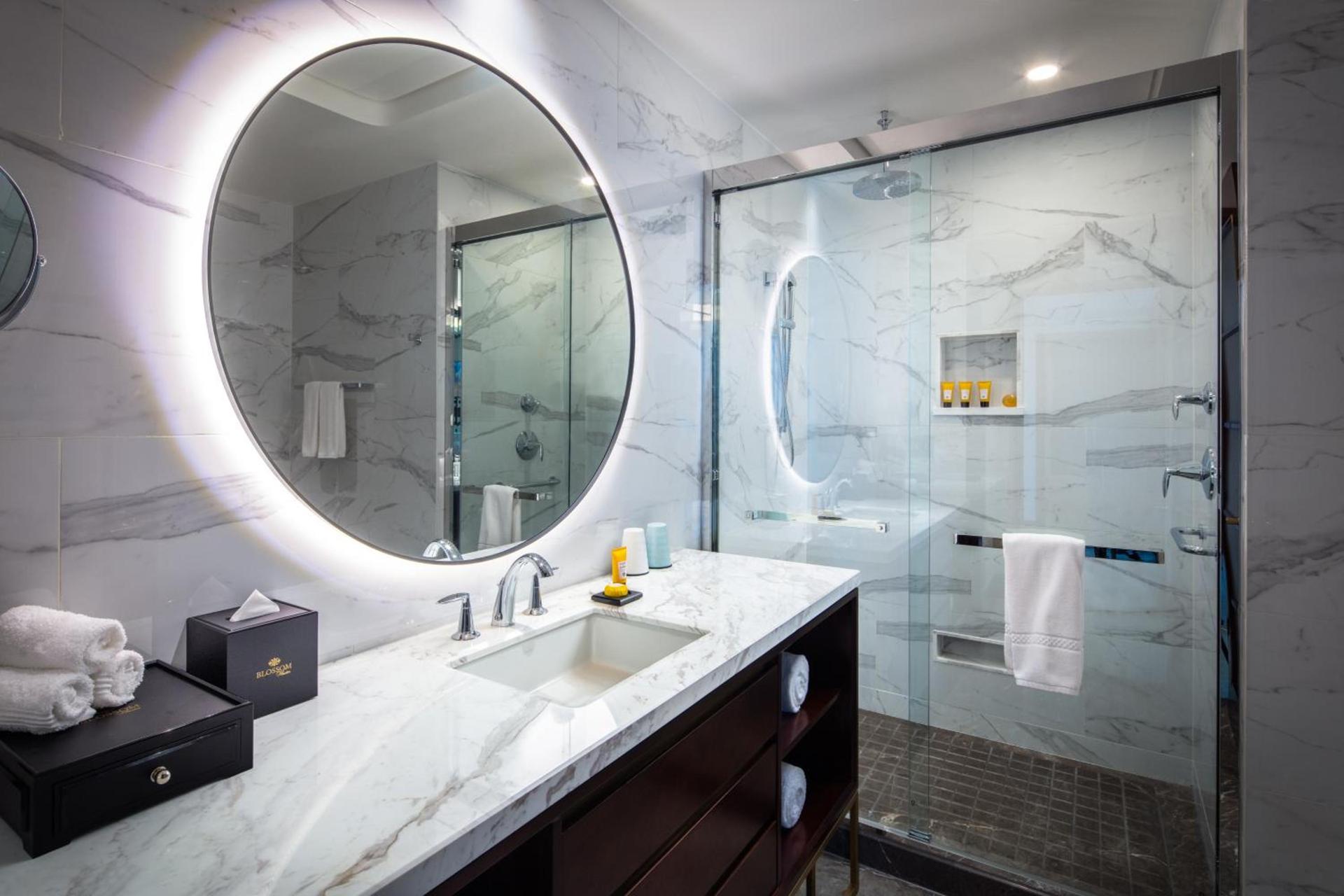 Blossom Hotel Houston, Curio Collection by Hilton photo 23