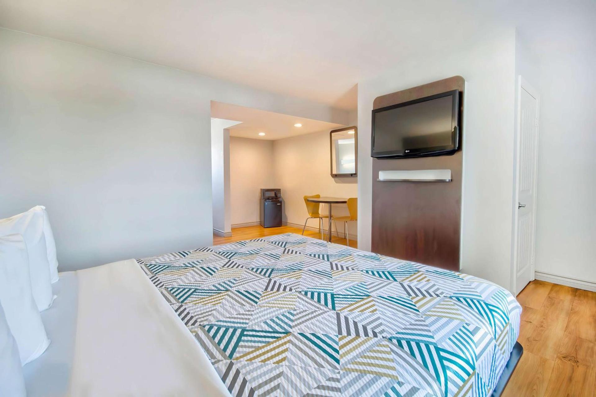 Motel 6 Gardena photo 11