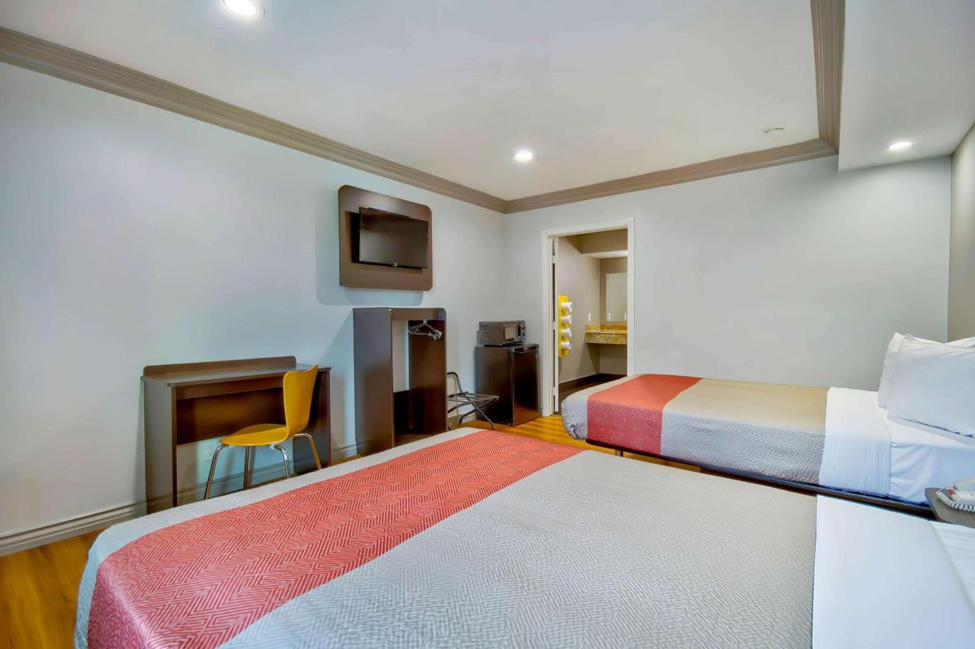 Motel 6 Gardena photo 14
