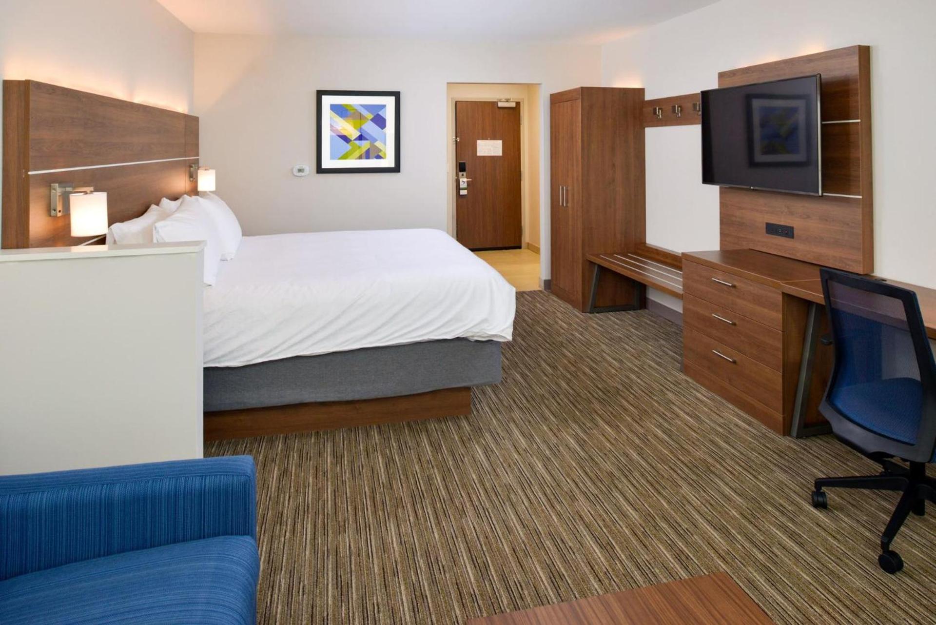 Holiday Inn Express & Suites - Ottumwa by IHG photo 71
