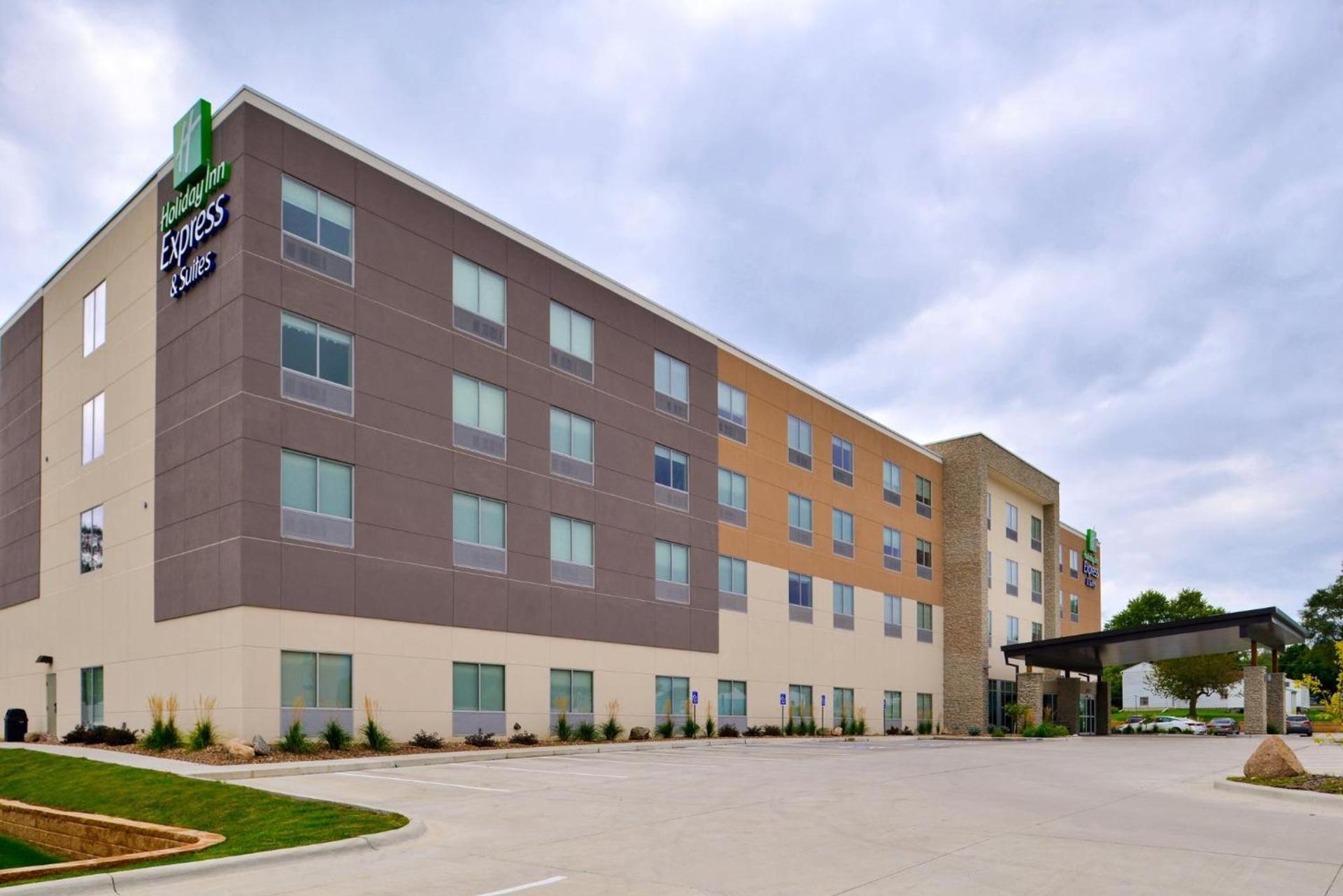 Holiday Inn Express & Suites - Ottumwa by IHG photo 49