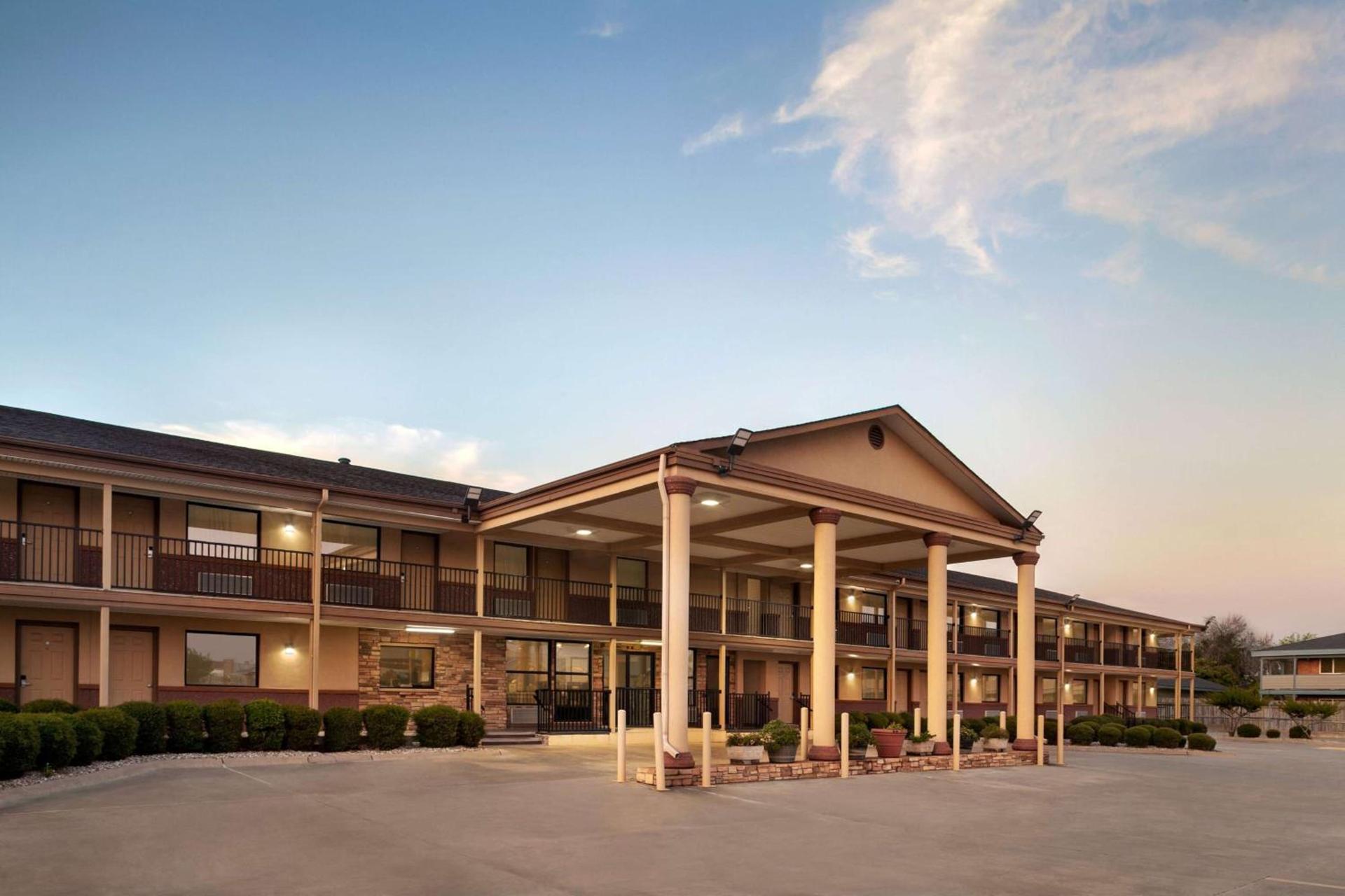 Days Inn by Wyndham Paris photo 15