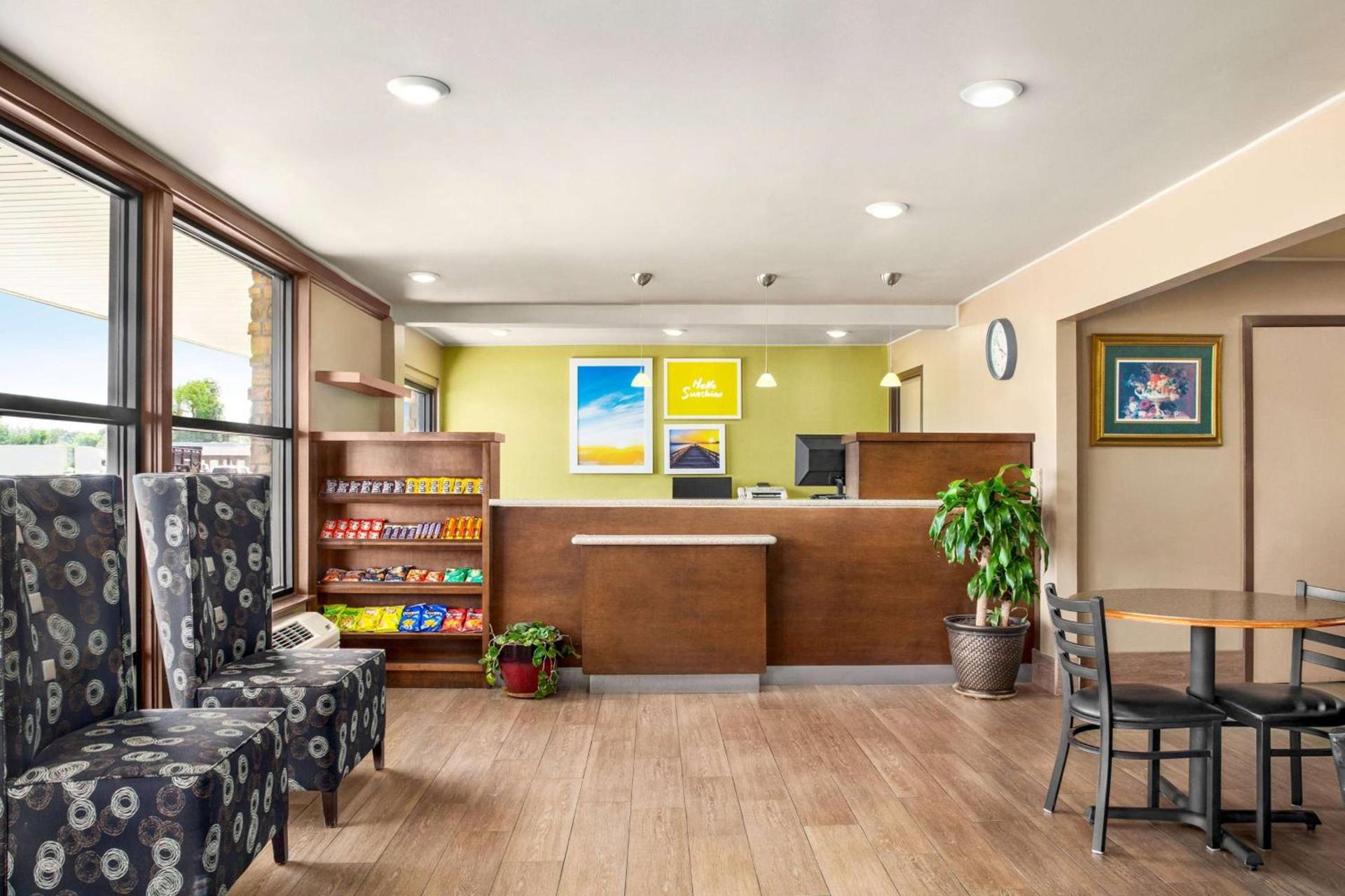 Days Inn by Wyndham Paris photo 16