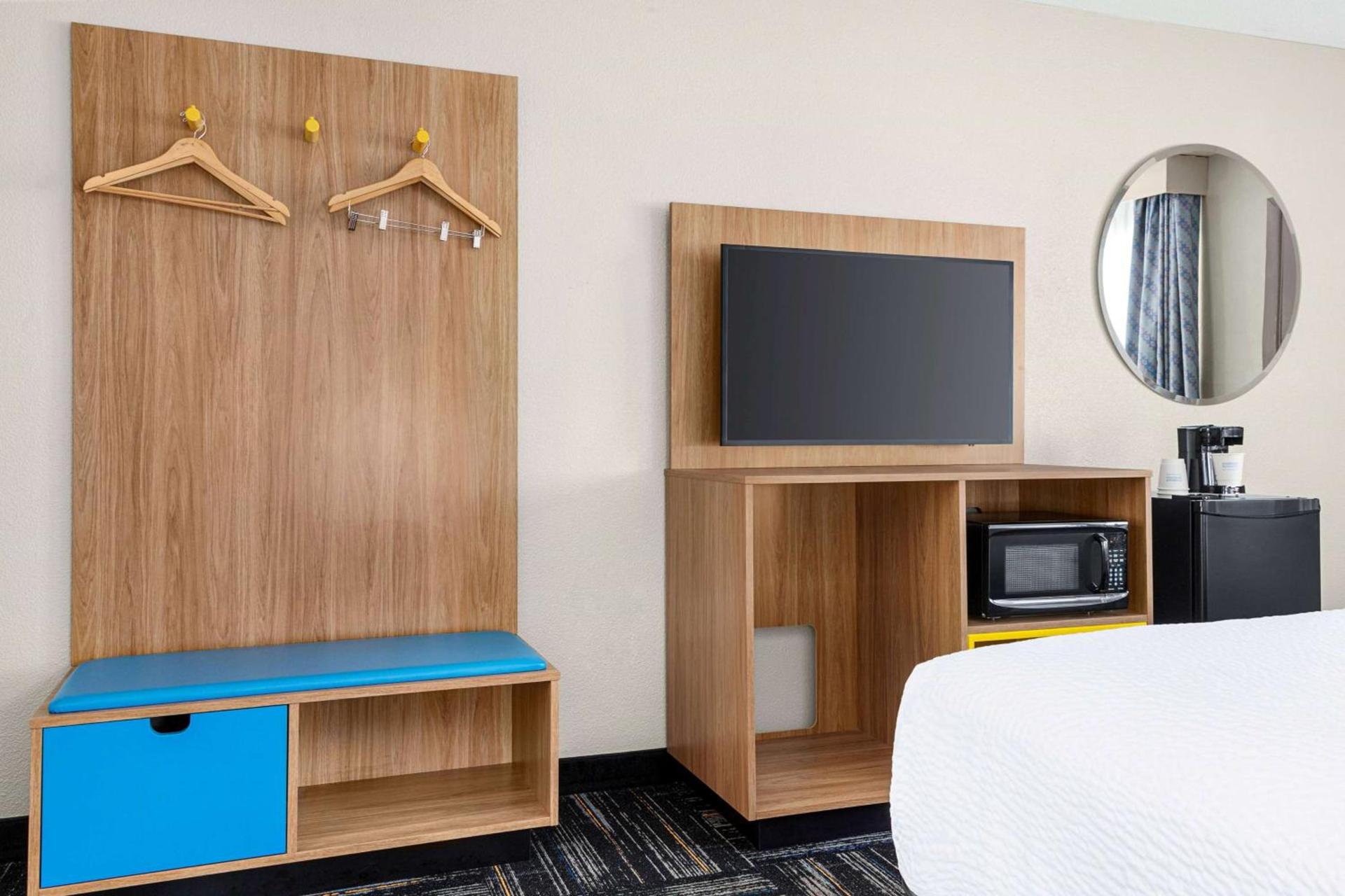 Days Inn by Wyndham Paris photo 25