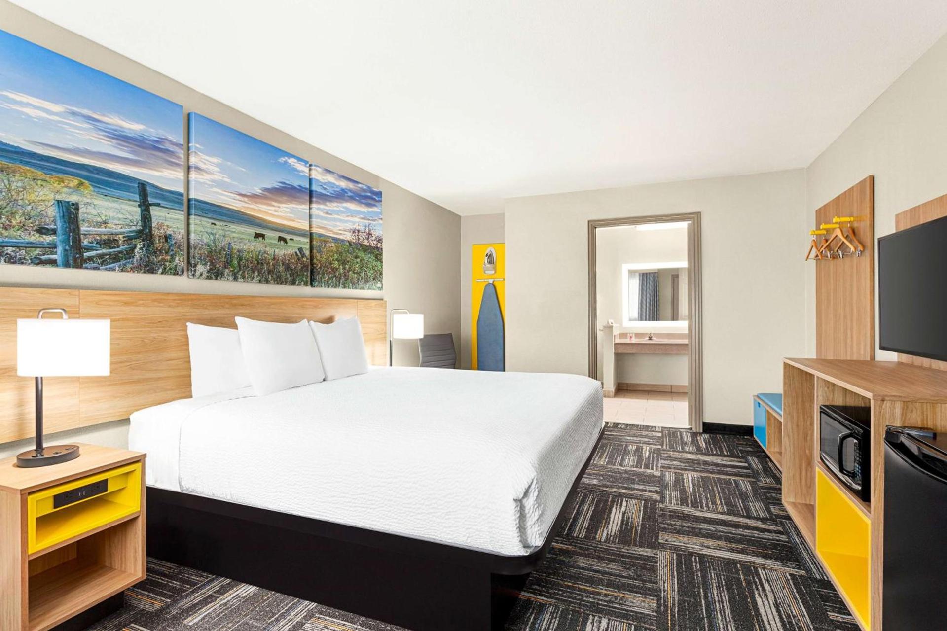 Days Inn by Wyndham Paris photo 26