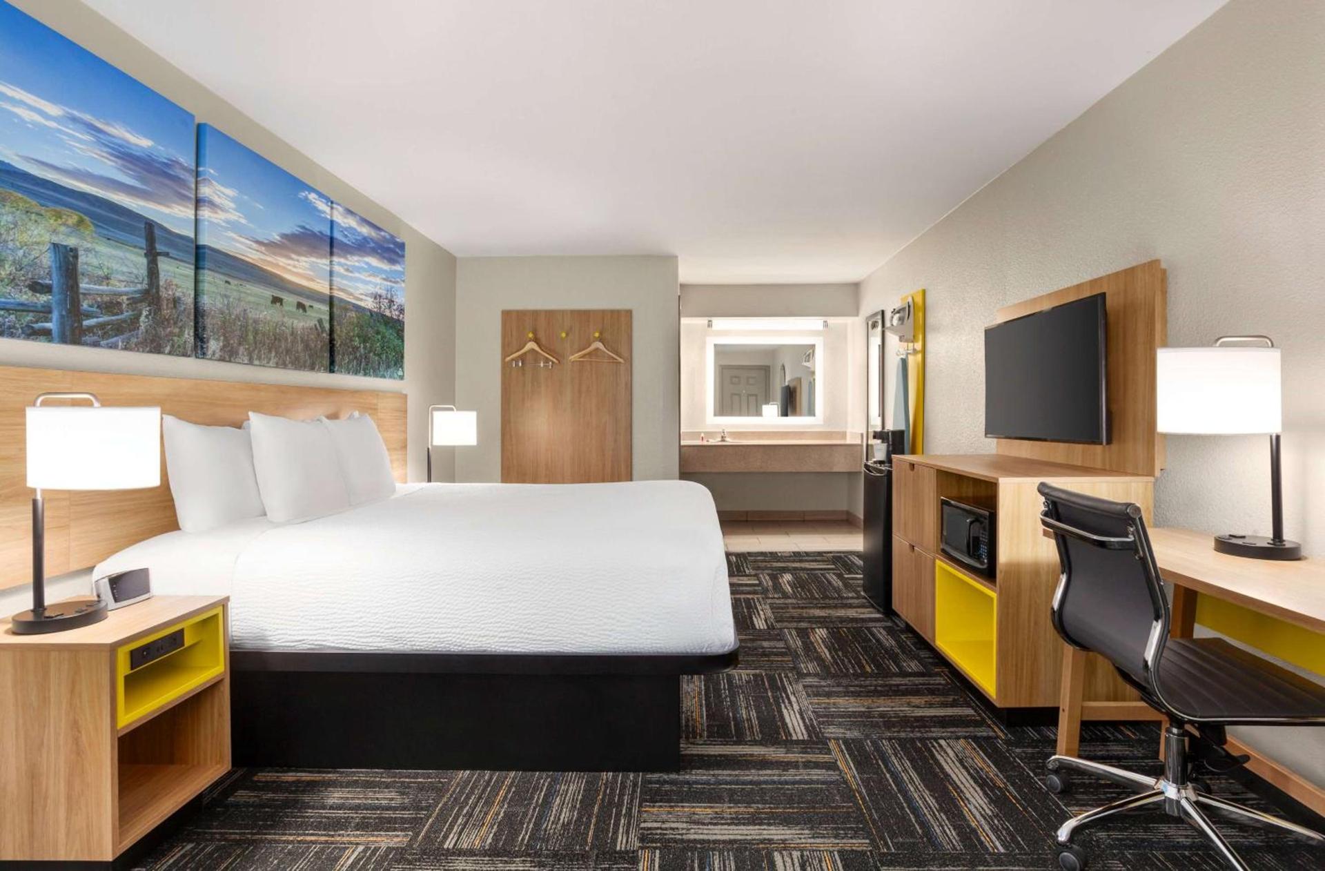 Days Inn by Wyndham Paris photo 33