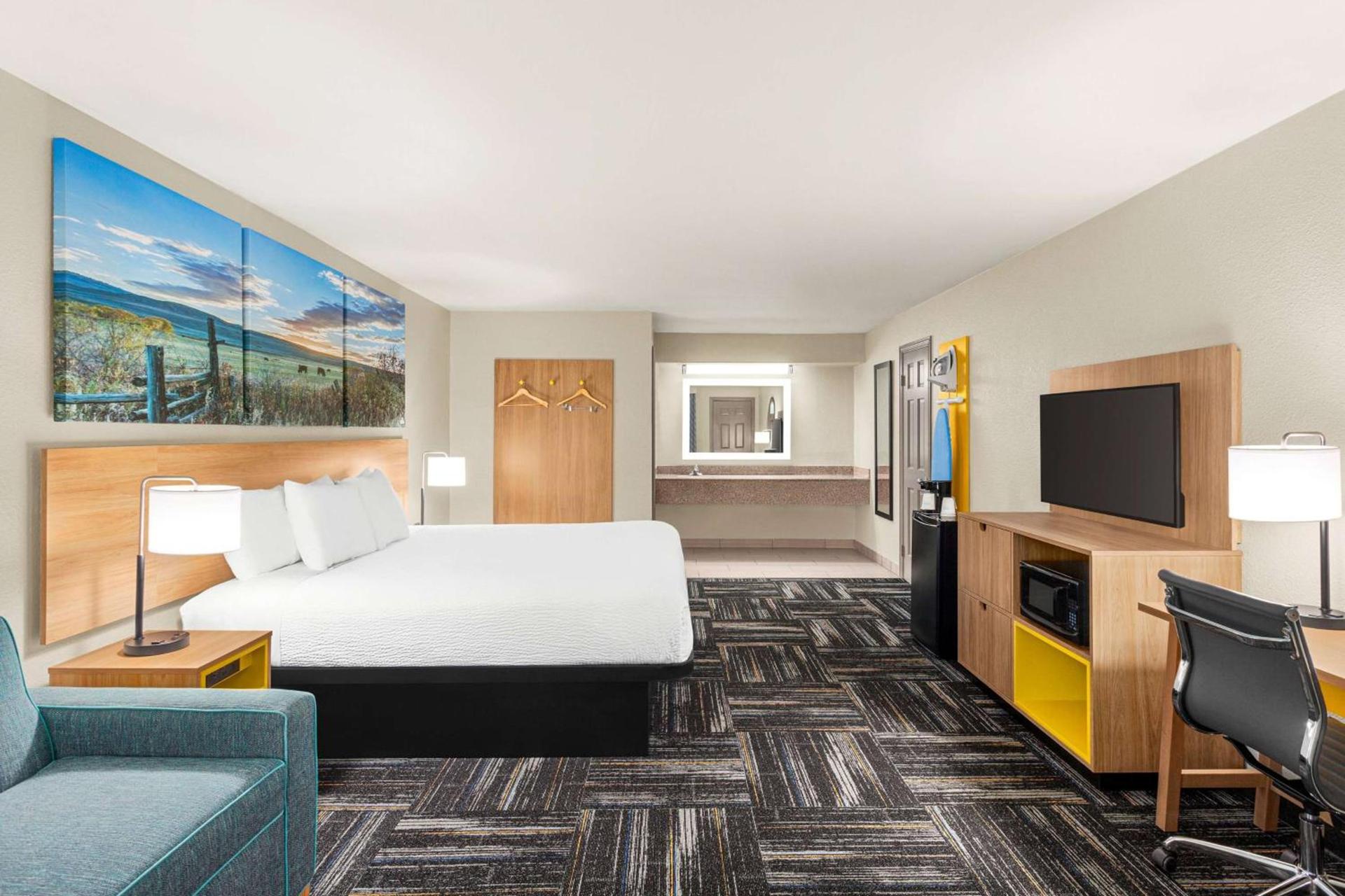 Days Inn by Wyndham Paris photo 37