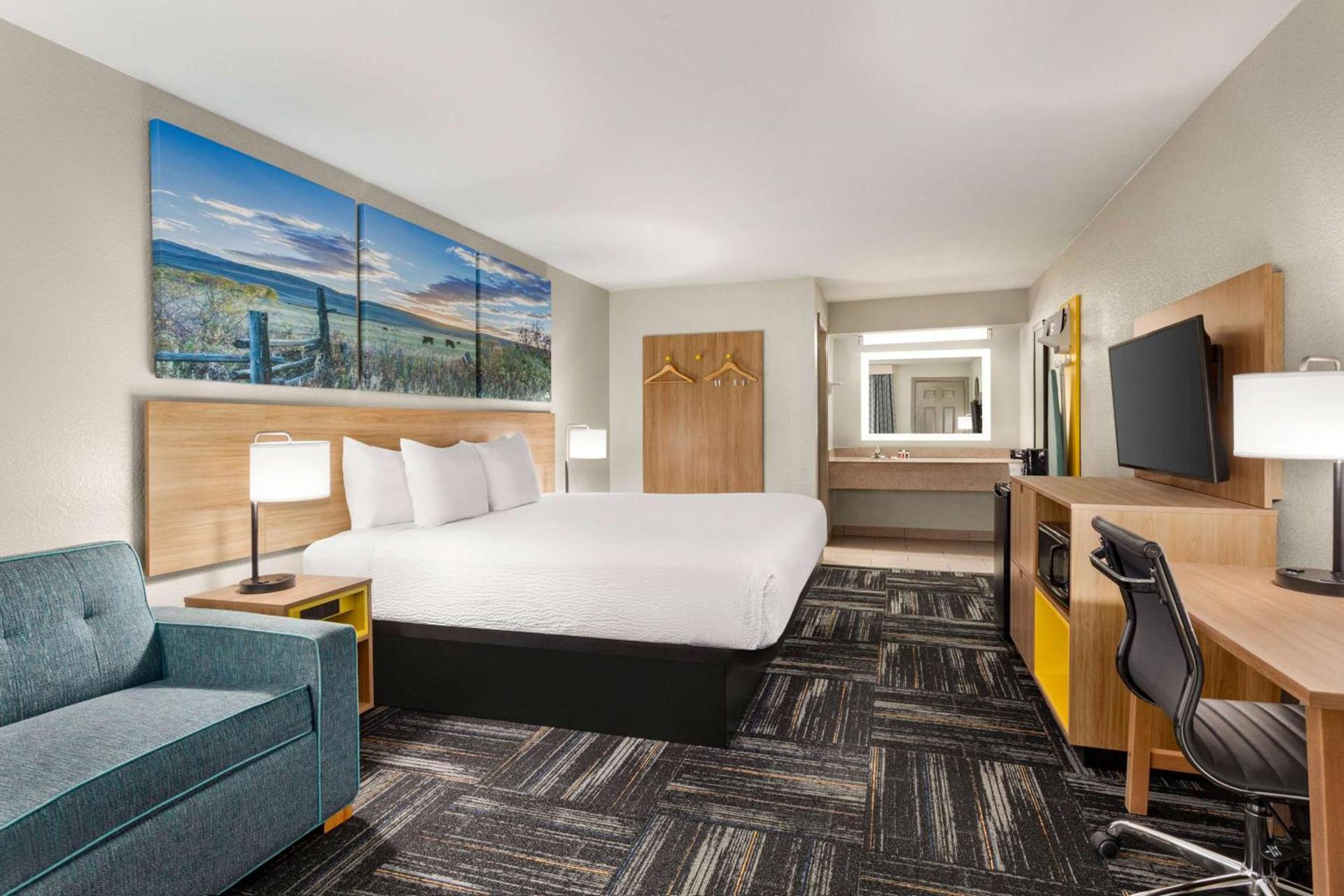 Days Inn by Wyndham Paris photo 40