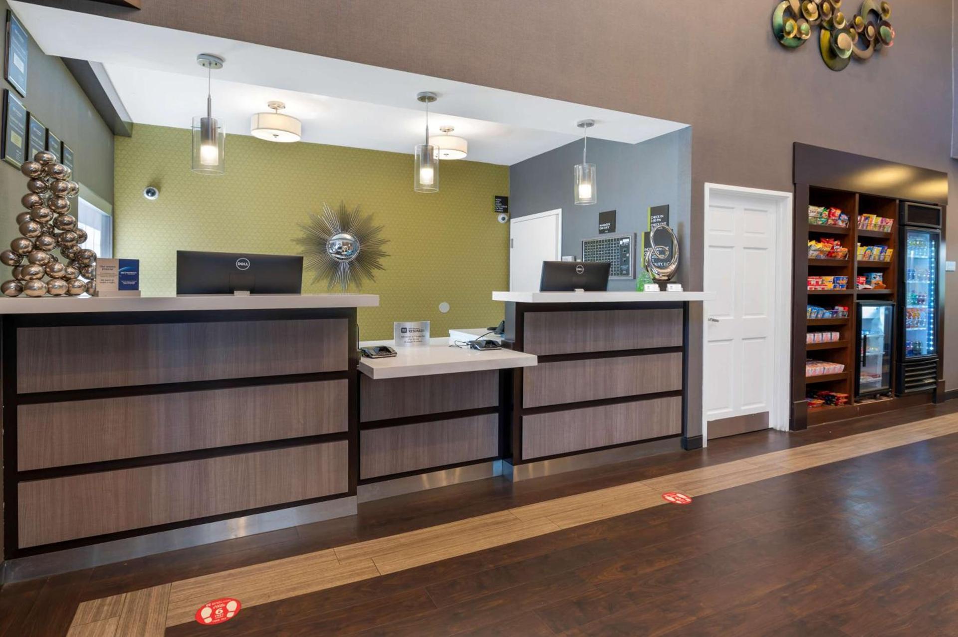 Best Western Hilliard Inn & Suites photo 13