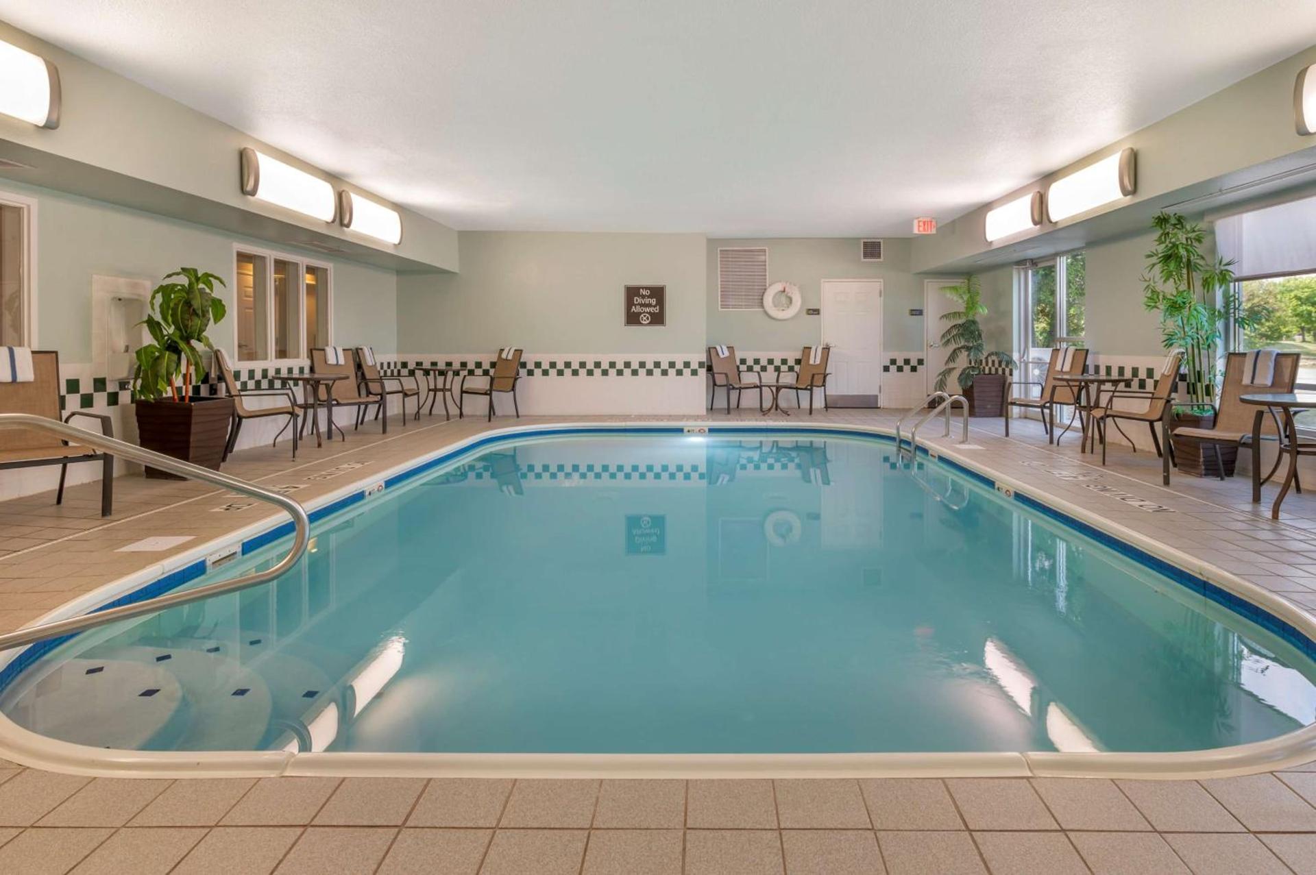 Best Western Hilliard Inn & Suites photo 2