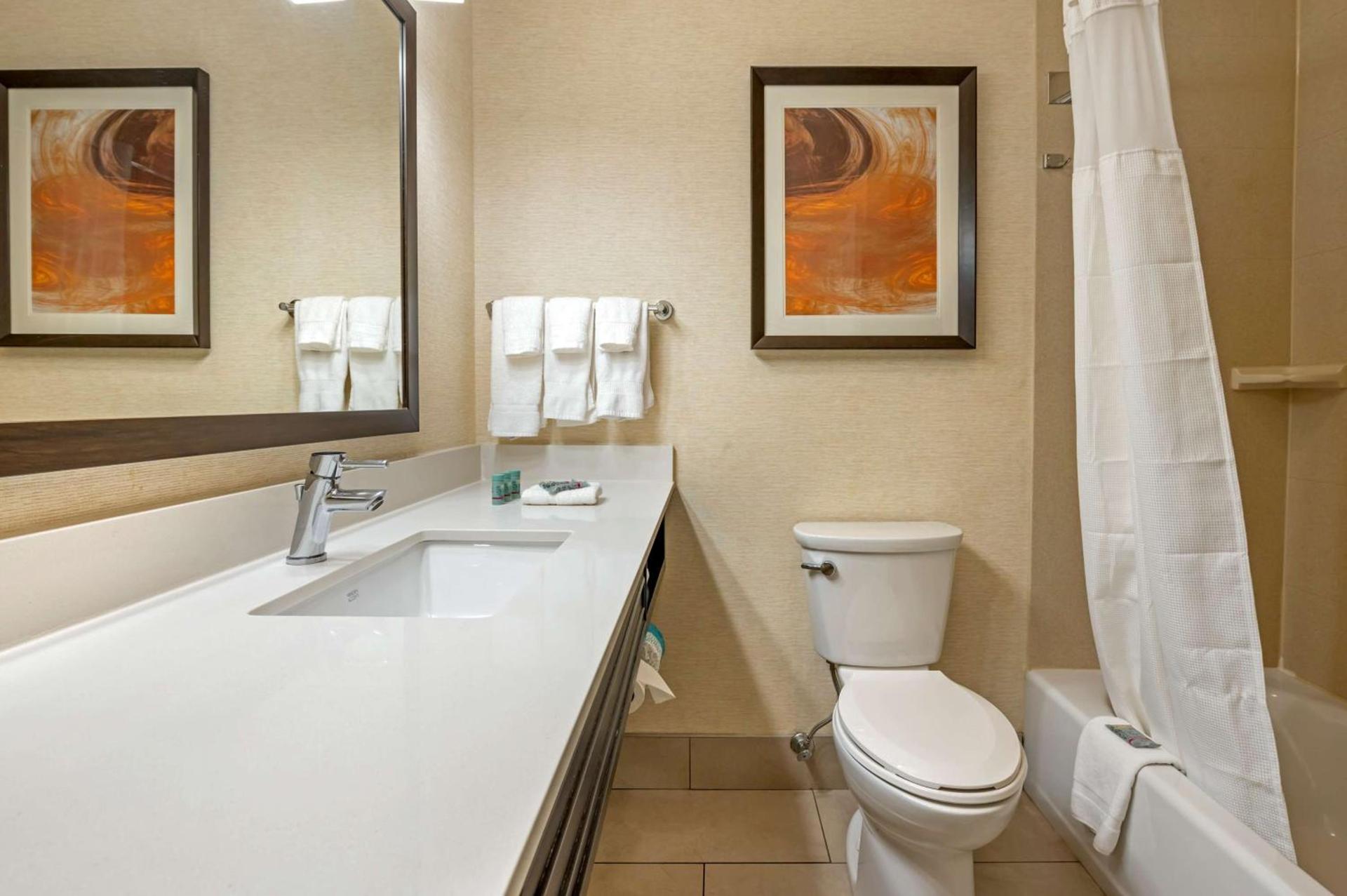 Best Western Hilliard Inn & Suites photo 26