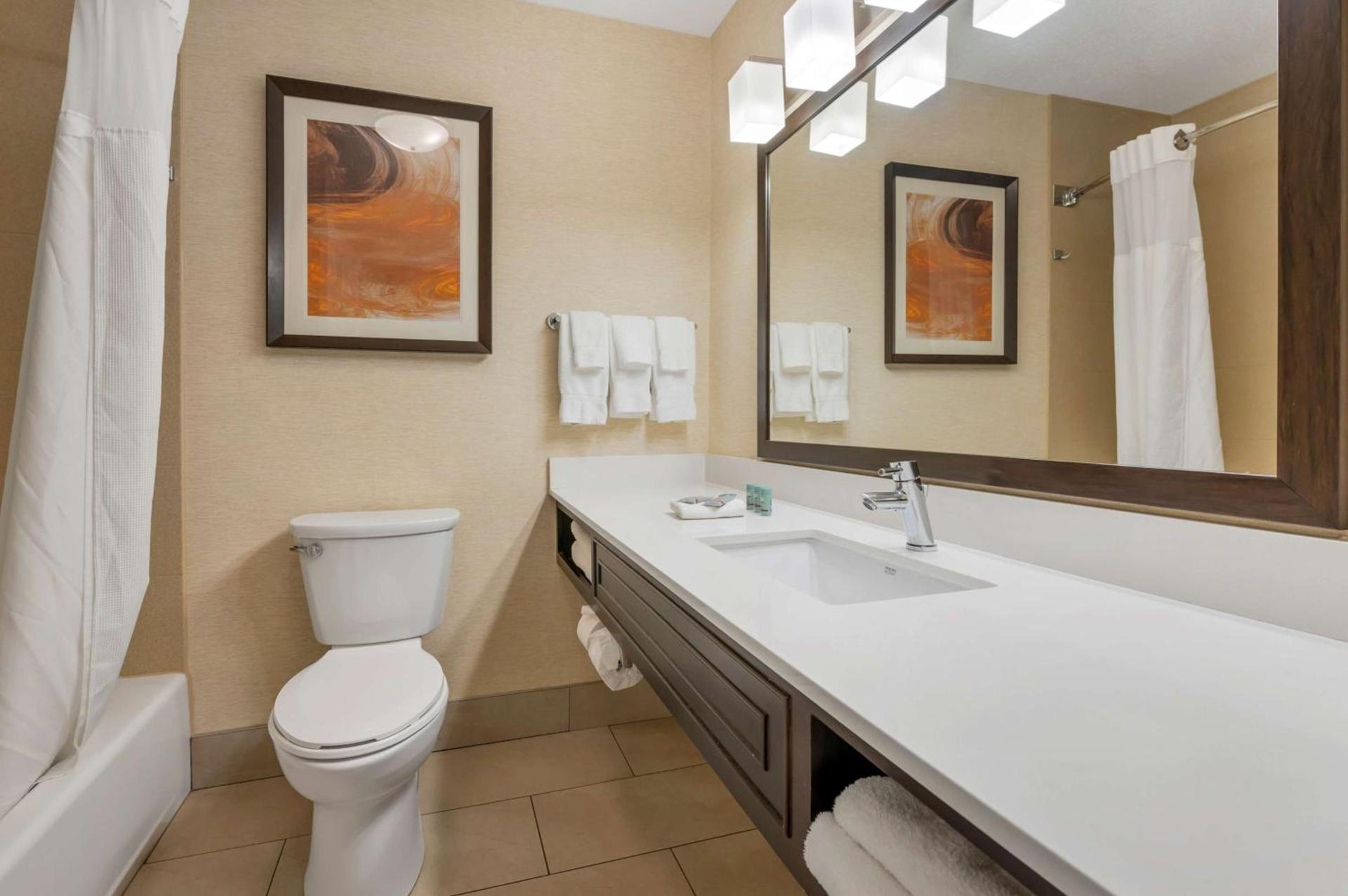Best Western Hilliard Inn & Suites photo 27