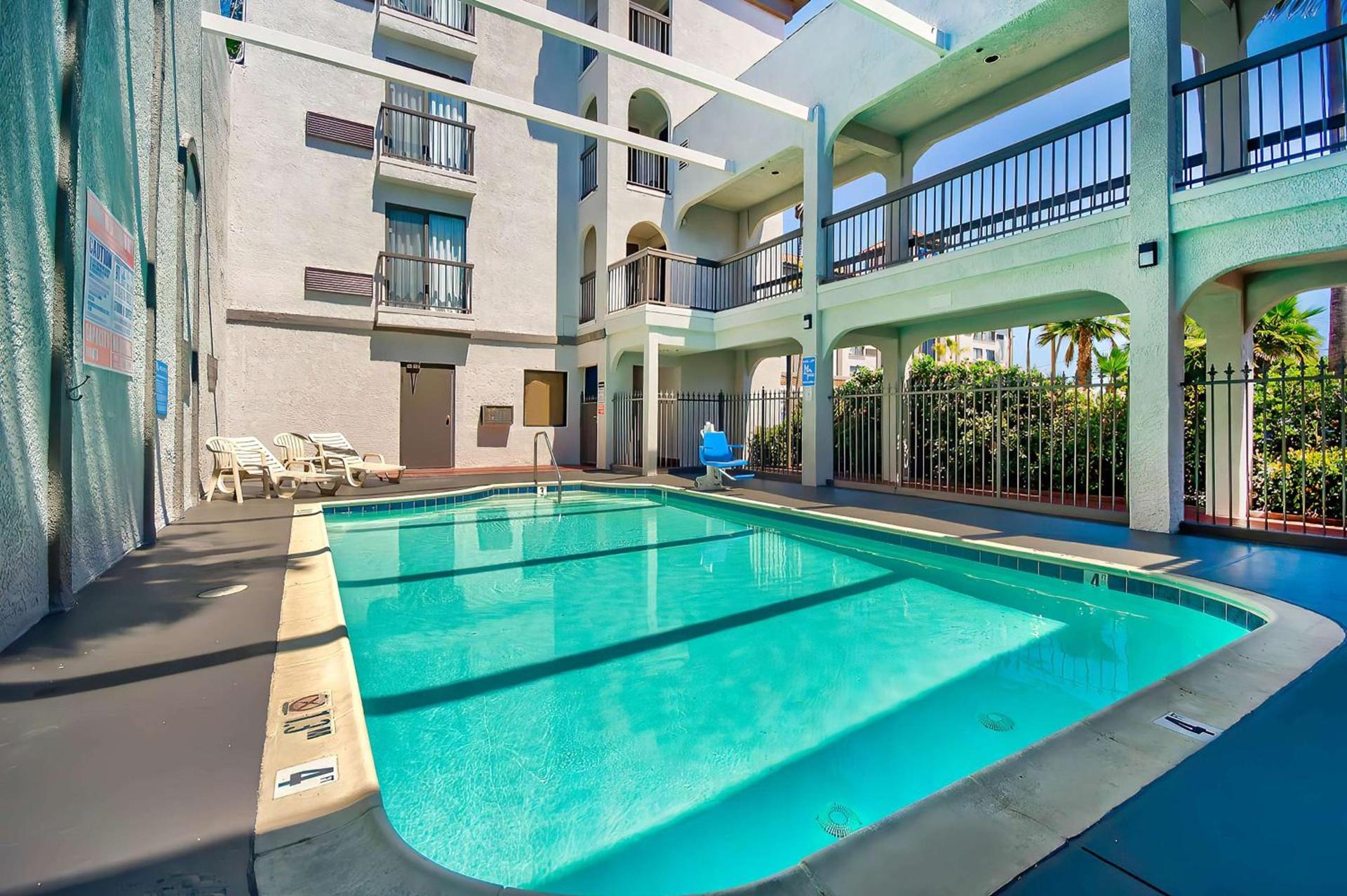 Studio 6 Suites Lawndale, CA South Bay photo 5