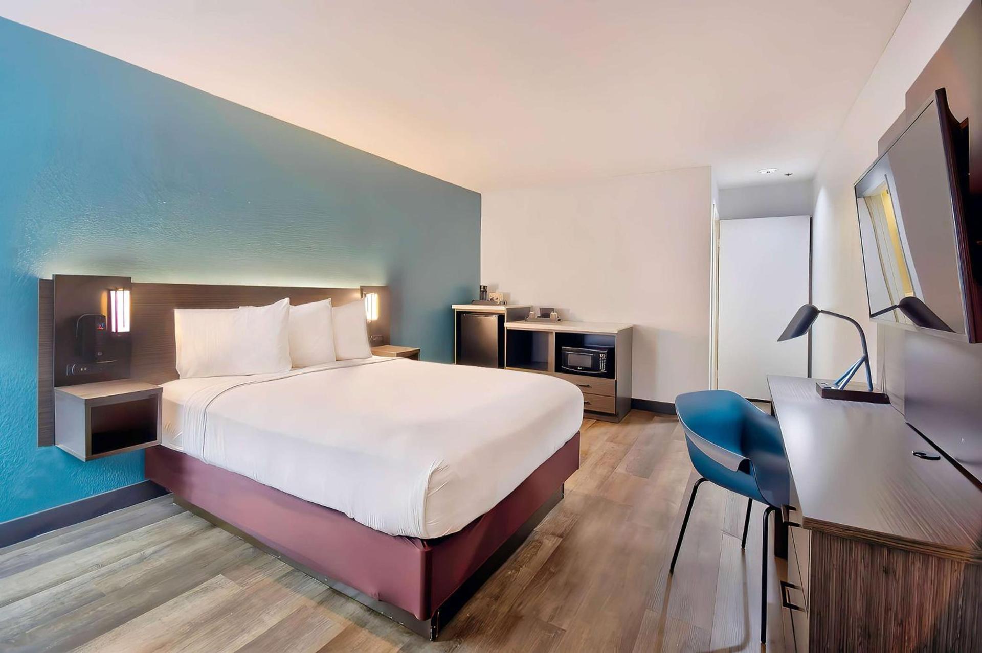 Studio 6 Suites Lawndale, CA South Bay photo 10