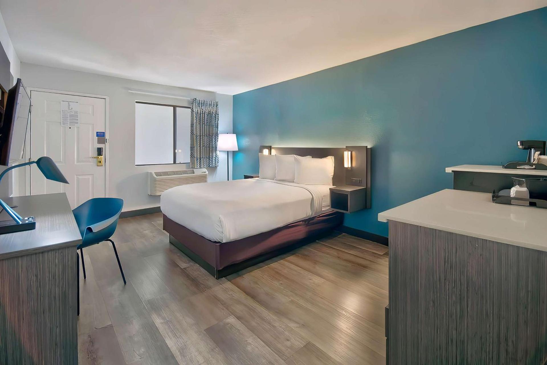 Studio 6 Suites Lawndale, CA South Bay photo 12