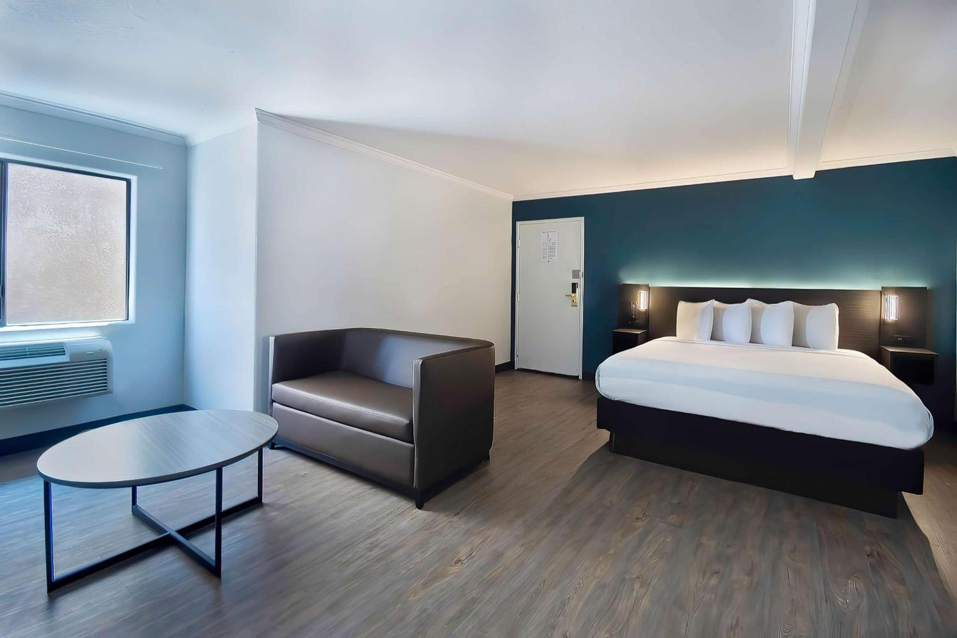 Studio 6 Suites Lawndale, CA South Bay photo 22
