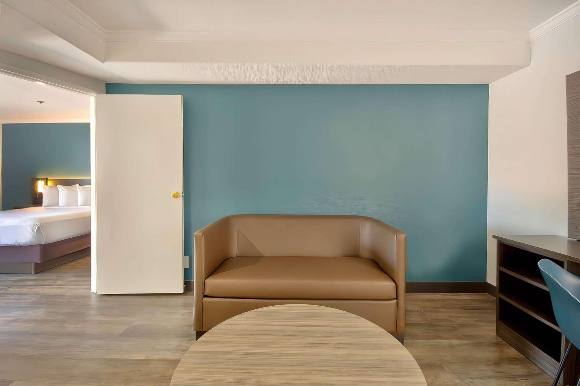 Studio 6 Suites Lawndale, CA South Bay photo 23