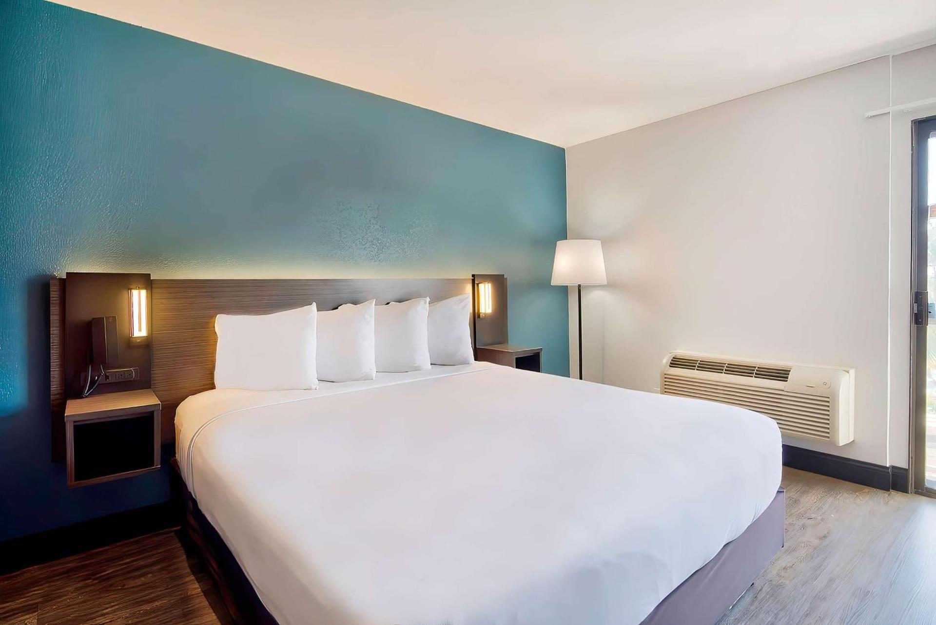 Studio 6 Suites Lawndale, CA South Bay photo 27