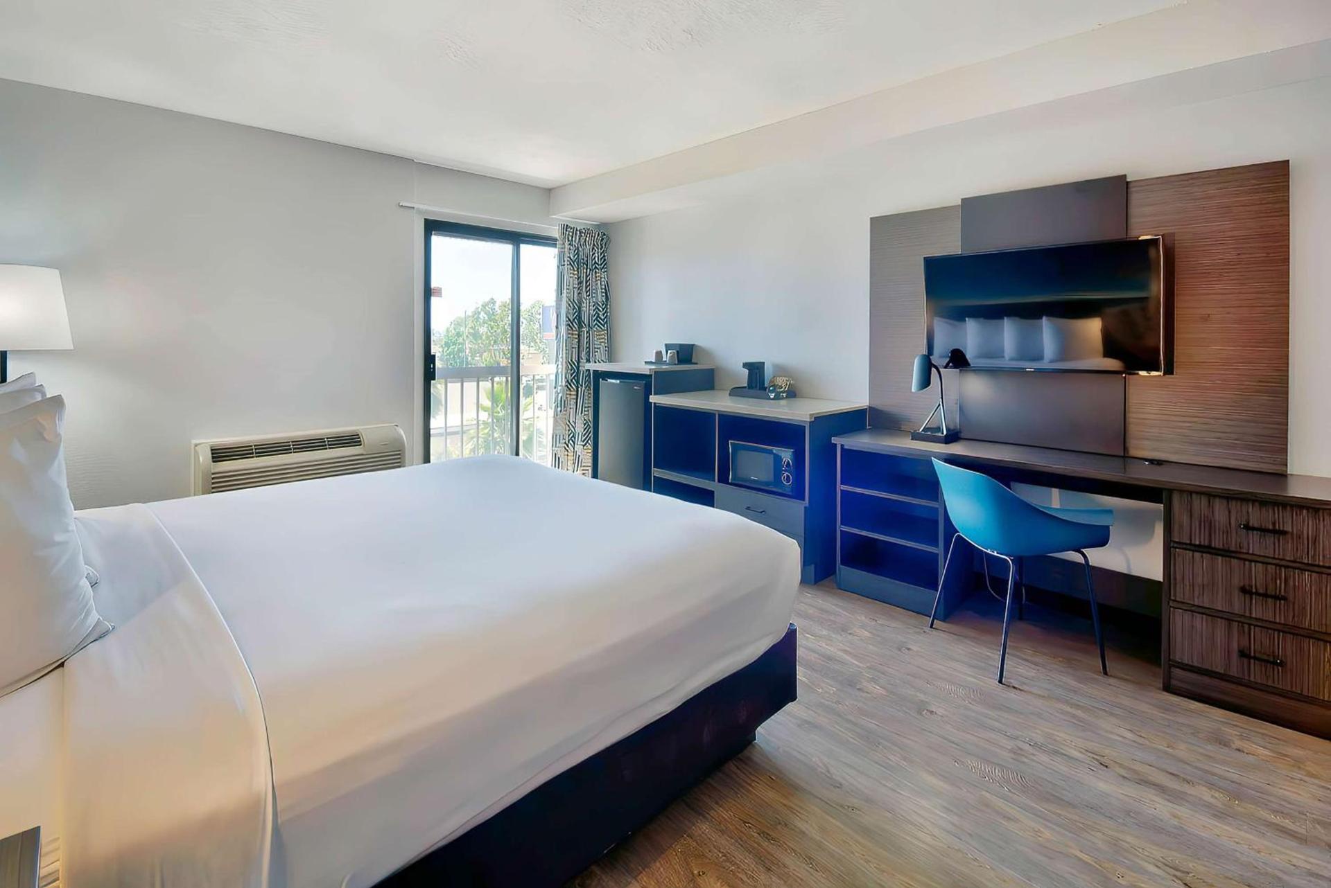 Studio 6 Suites Lawndale, CA South Bay photo 26