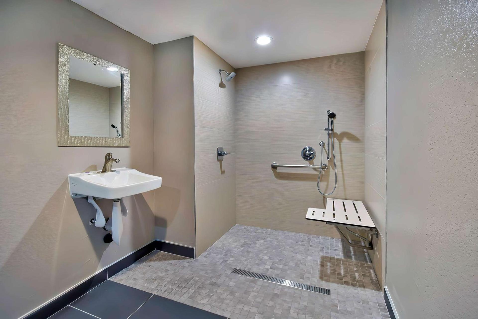 Studio 6 Suites Lawndale, CA South Bay photo 40