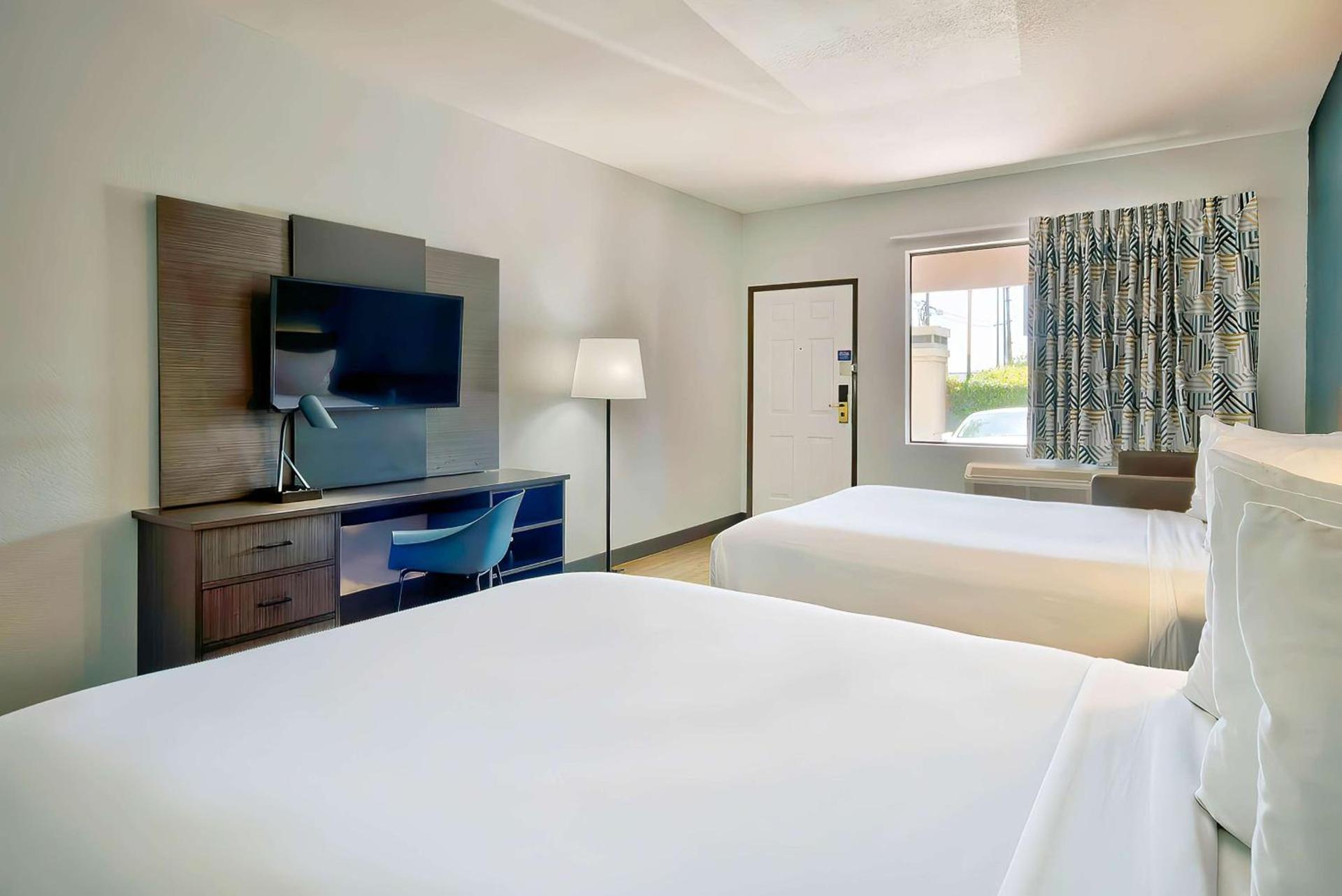 Studio 6 Suites Lawndale, CA South Bay photo 36