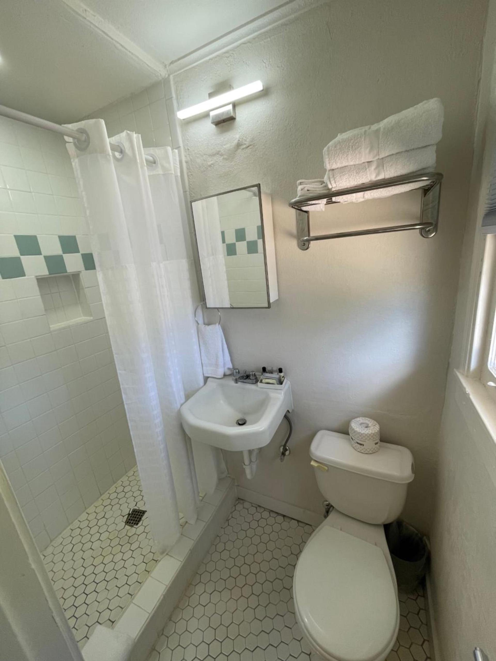 Frederick Motel photo 12