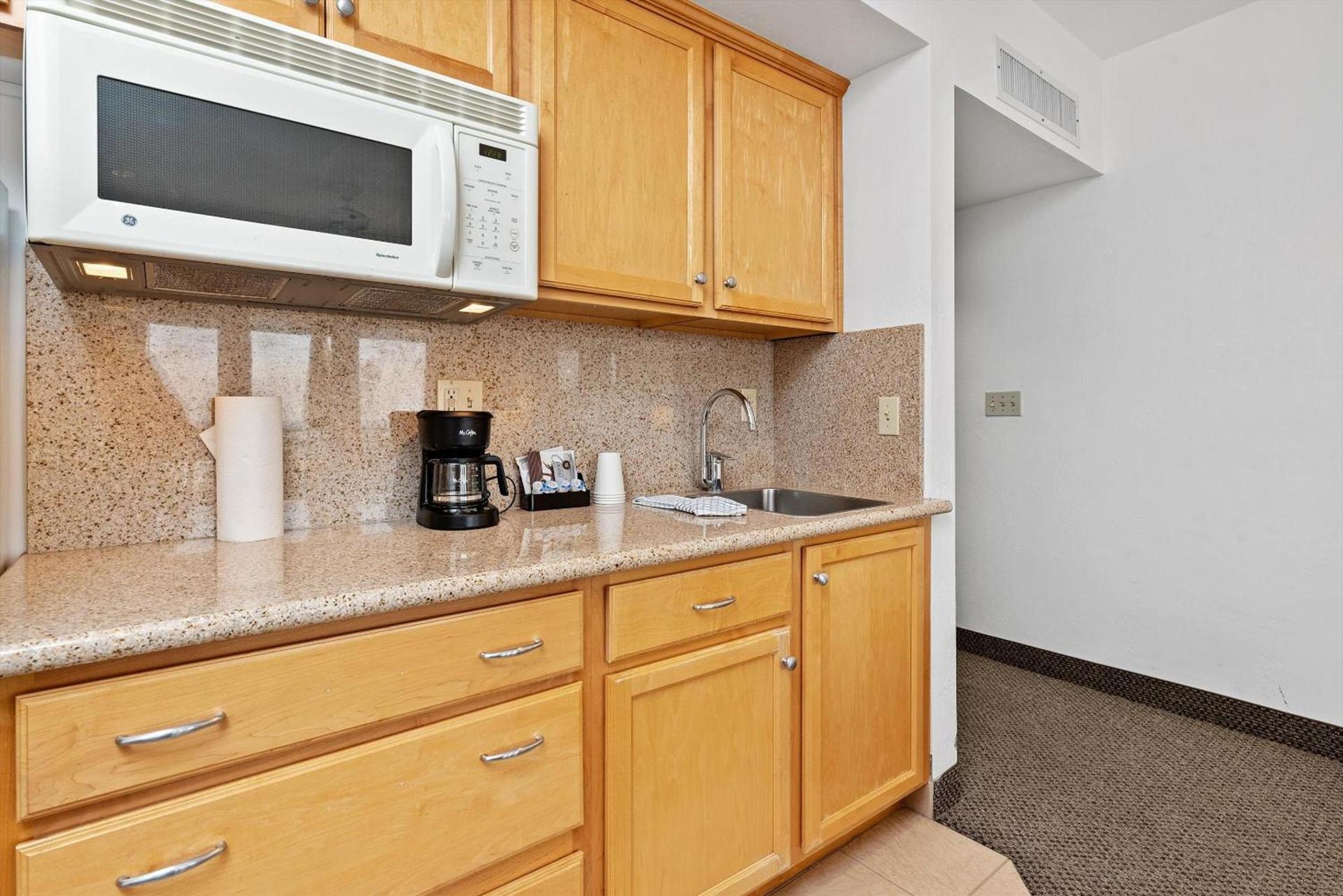 Beach House Inn & Suites photo 87