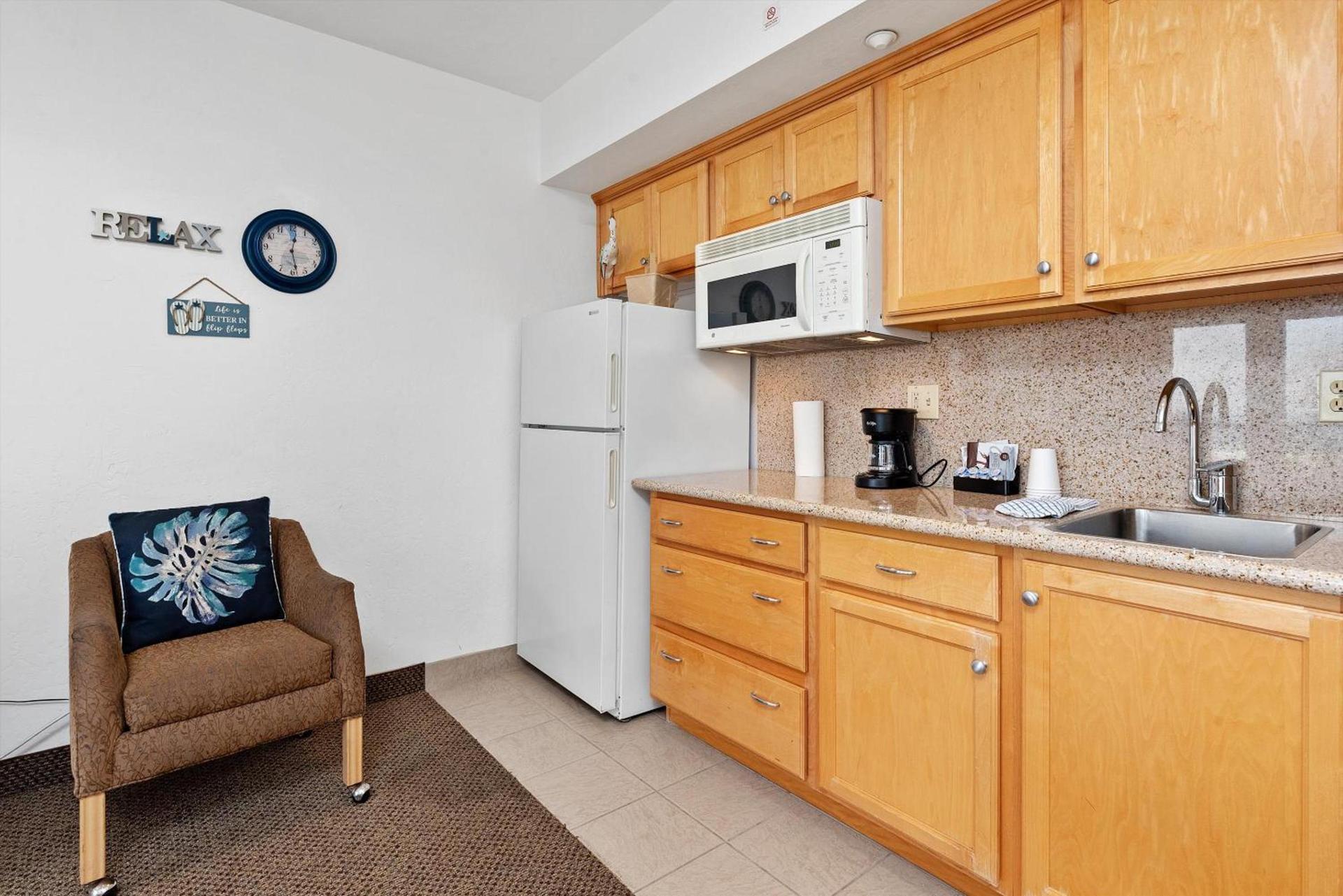 Beach House Inn & Suites photo 88