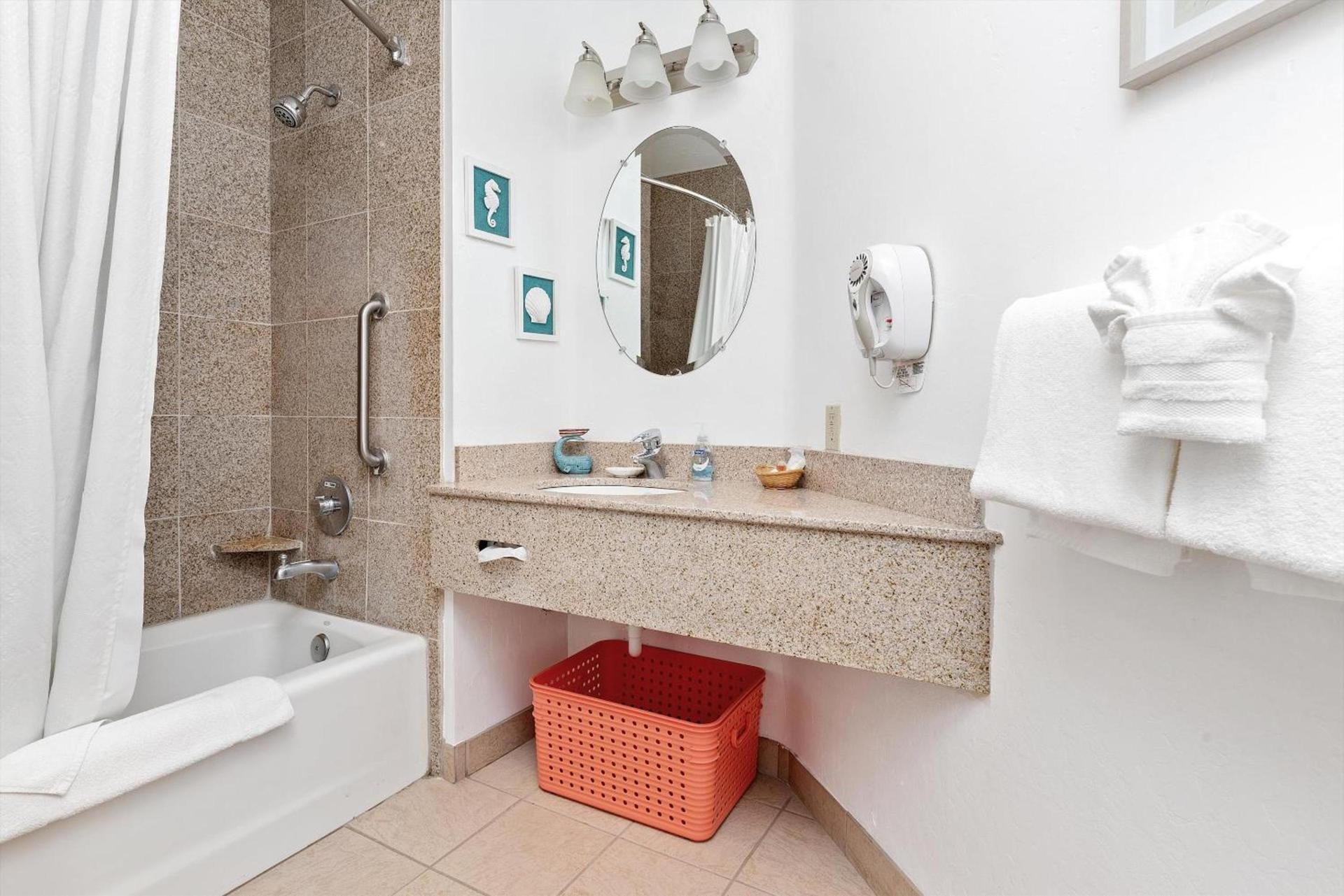 Beach House Inn & Suites photo 95