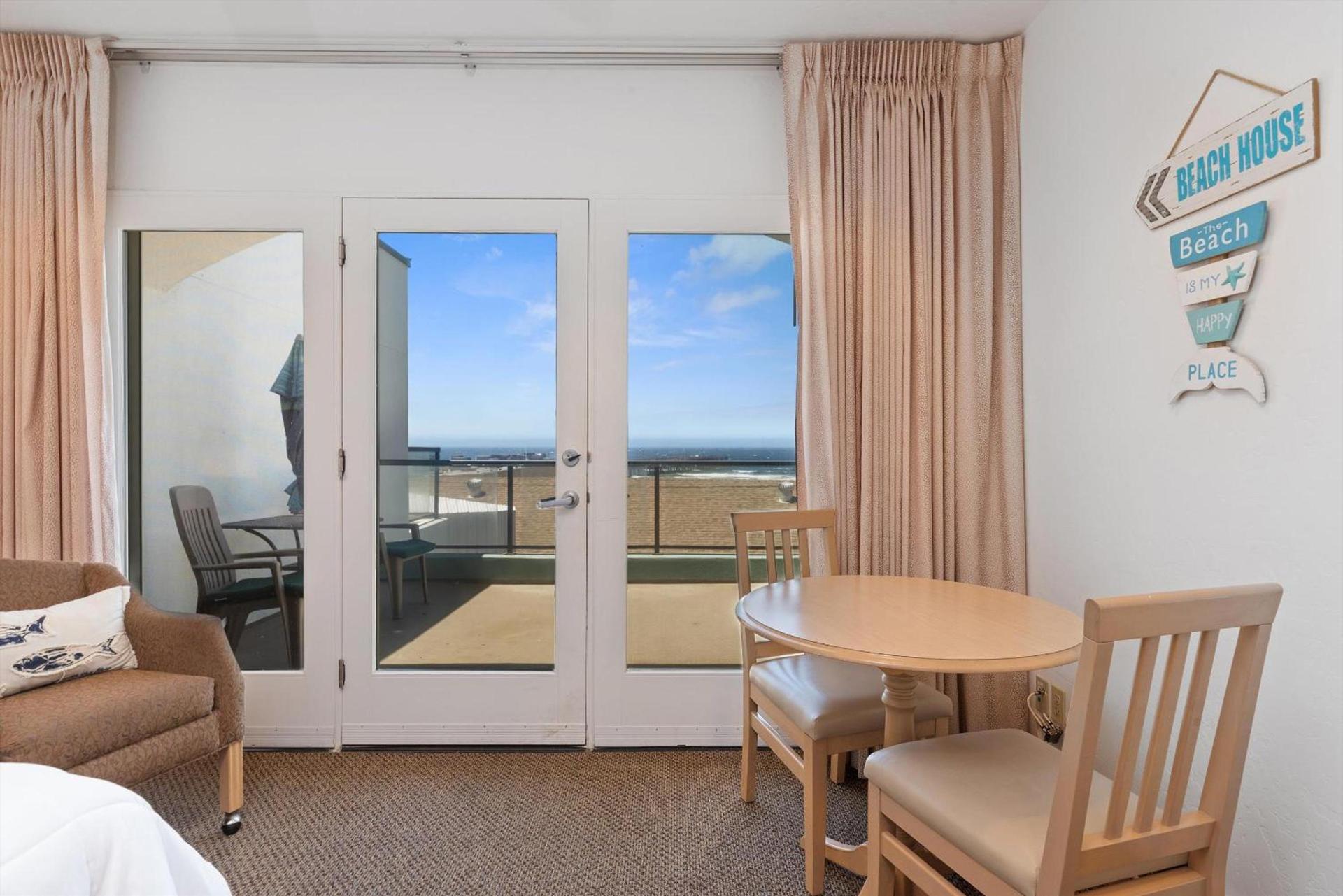 Beach House Inn & Suites photo 80