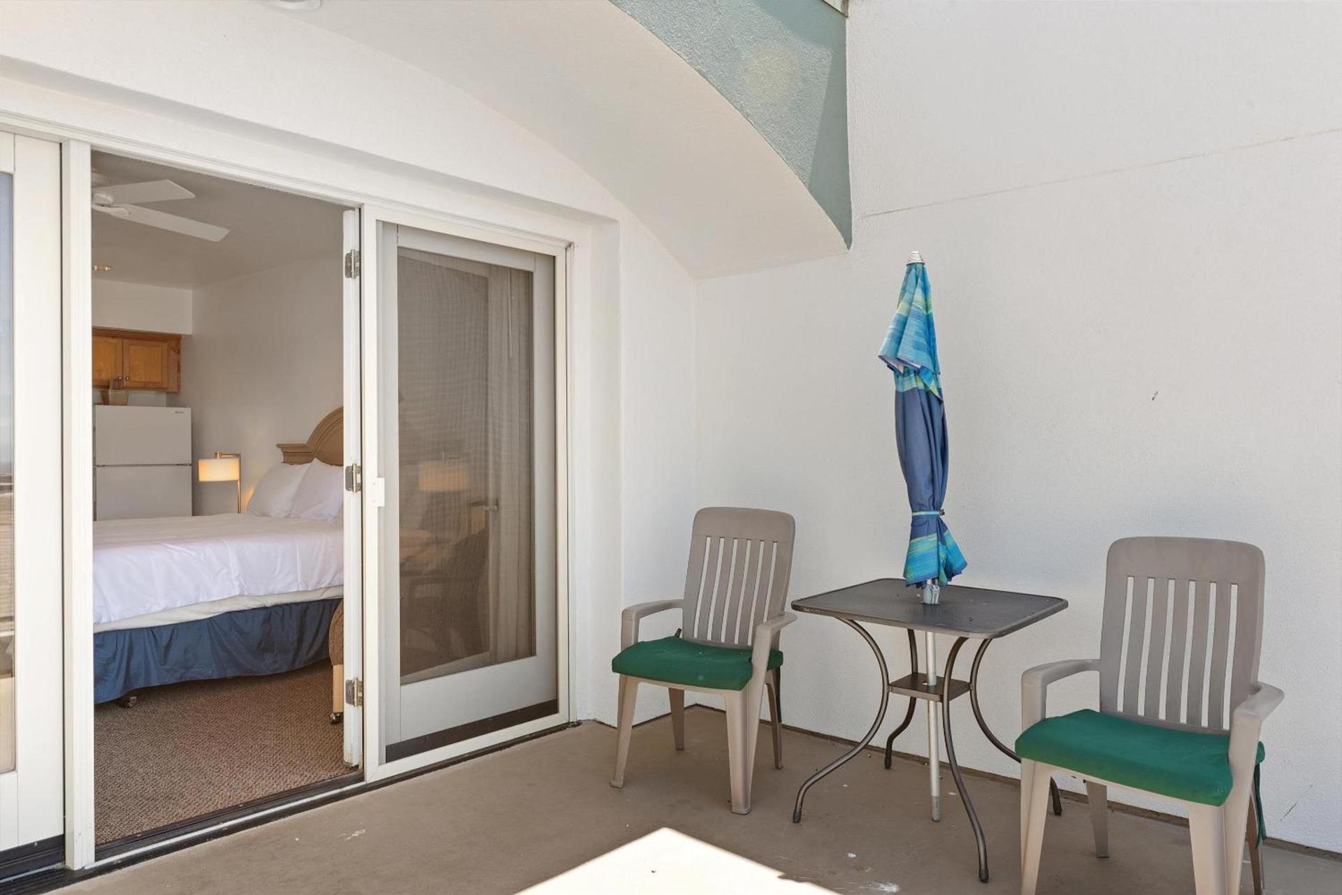 Beach House Inn & Suites photo 90