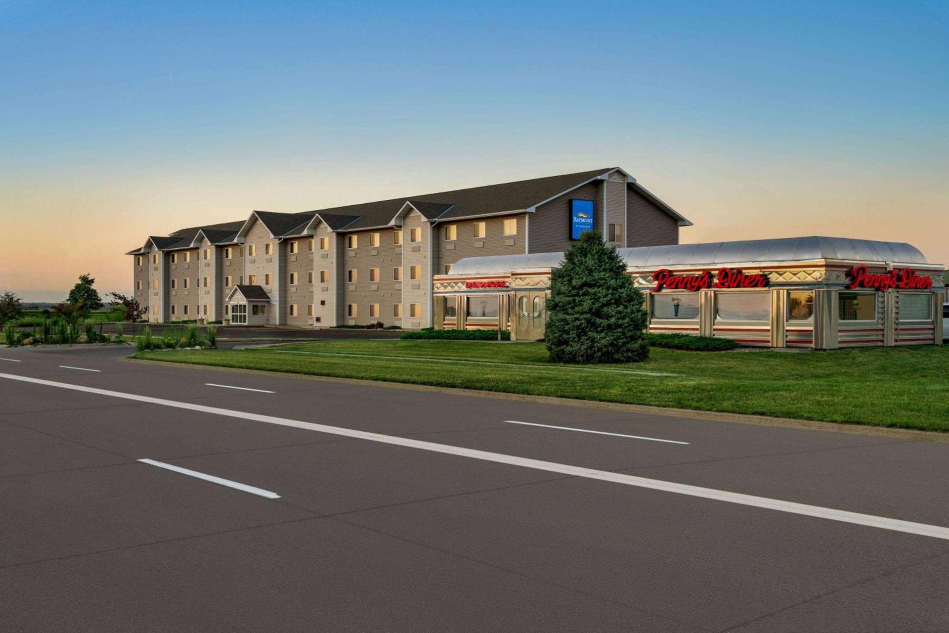 Baymont by Wyndham Fremont photo 10