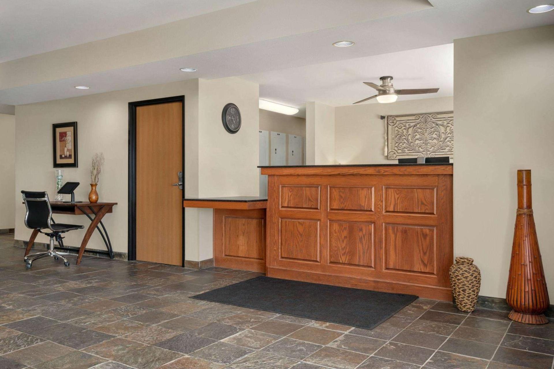 Baymont by Wyndham Fremont photo 13