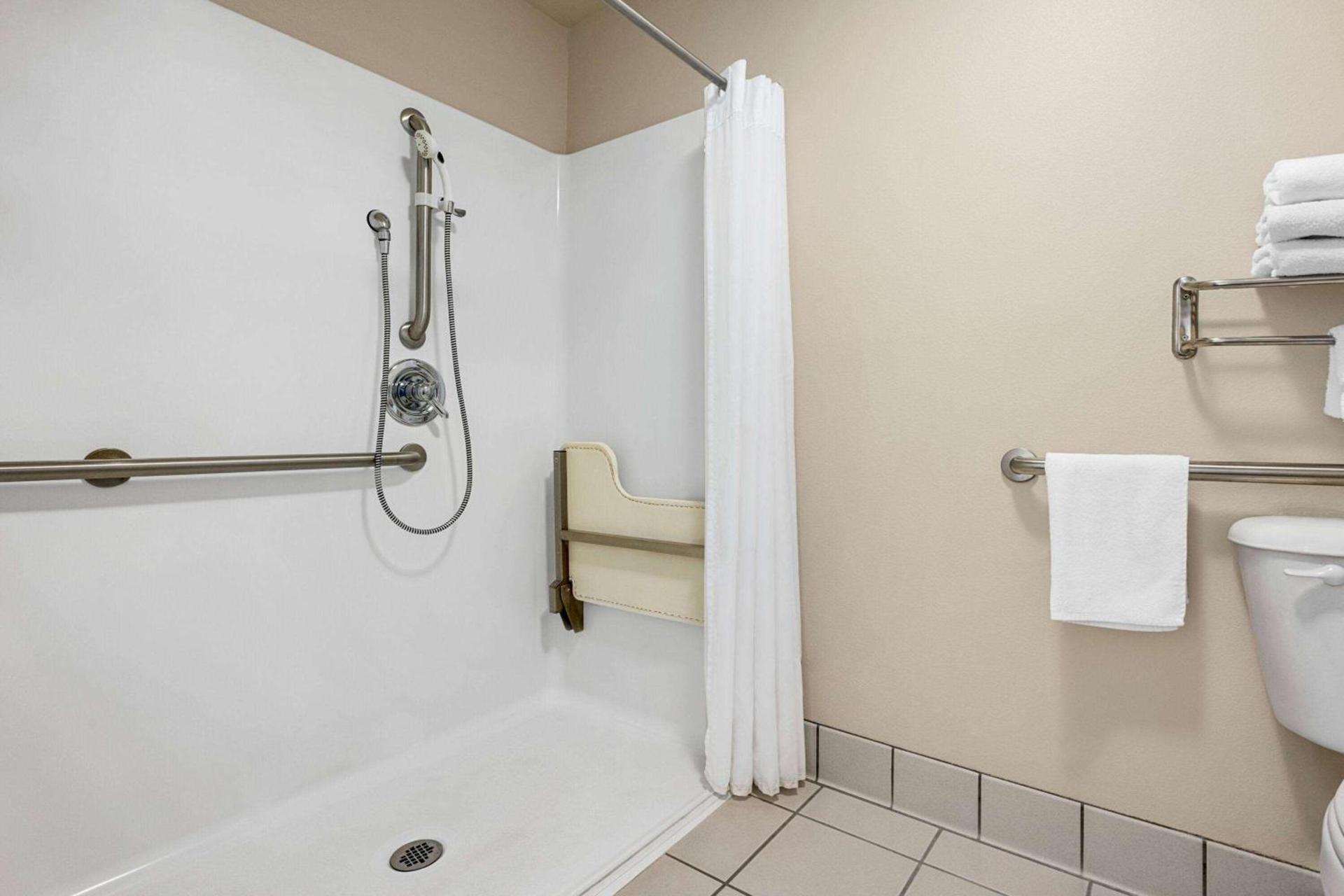 Baymont by Wyndham Fremont photo 24