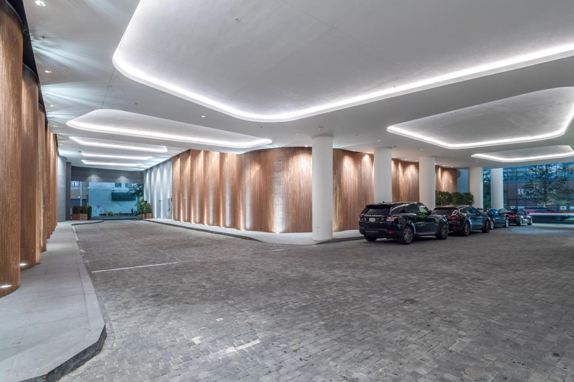 Suites at SLS Lux Brickell managed by CE photo 4